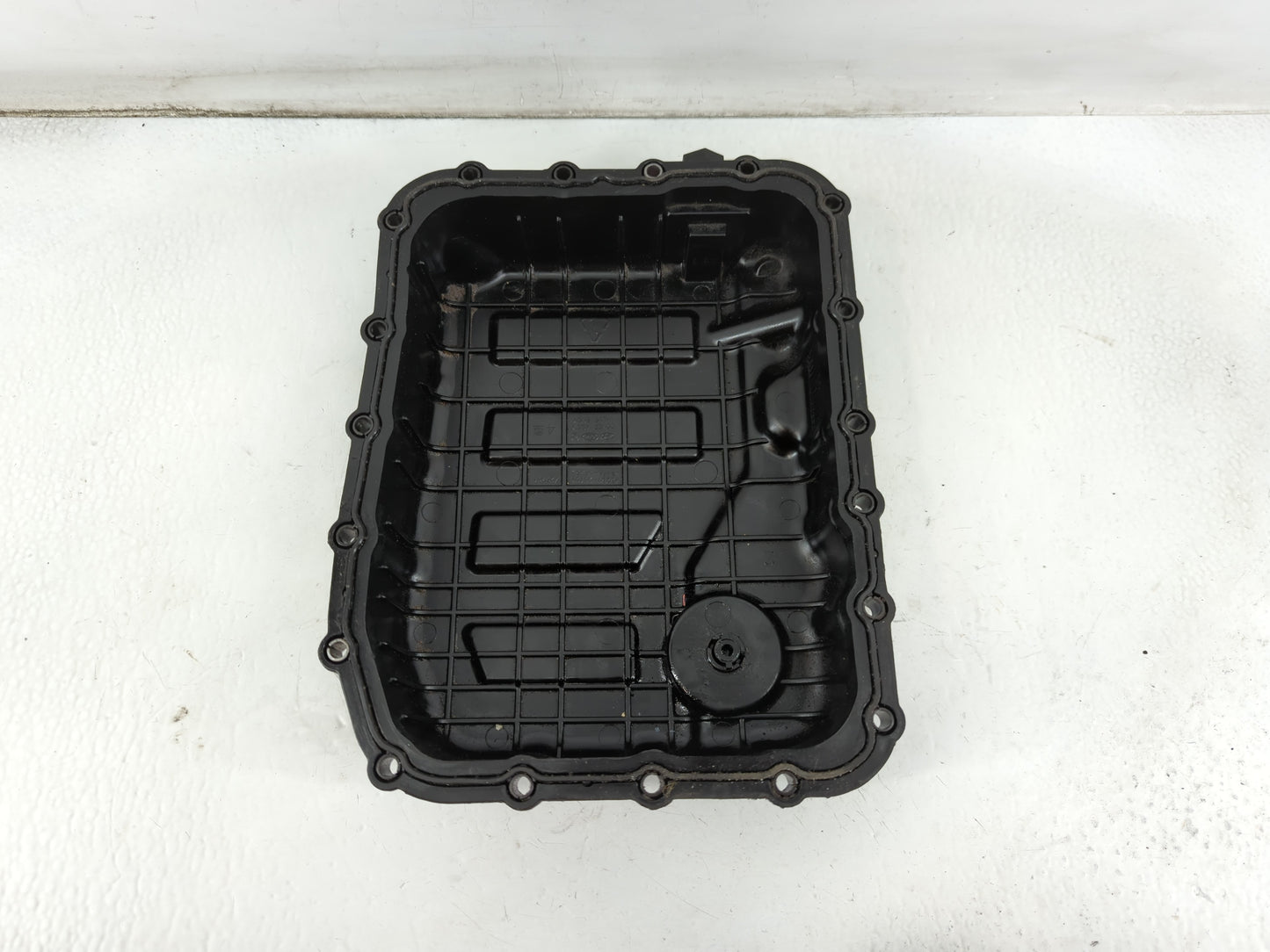 2003-2004 Mitsubishi Lancer Engine Oil Pan P/N:45280-26101 Fits Fits 2003 2004 OEM Used Auto Parts - Oemusedautoparts1.com