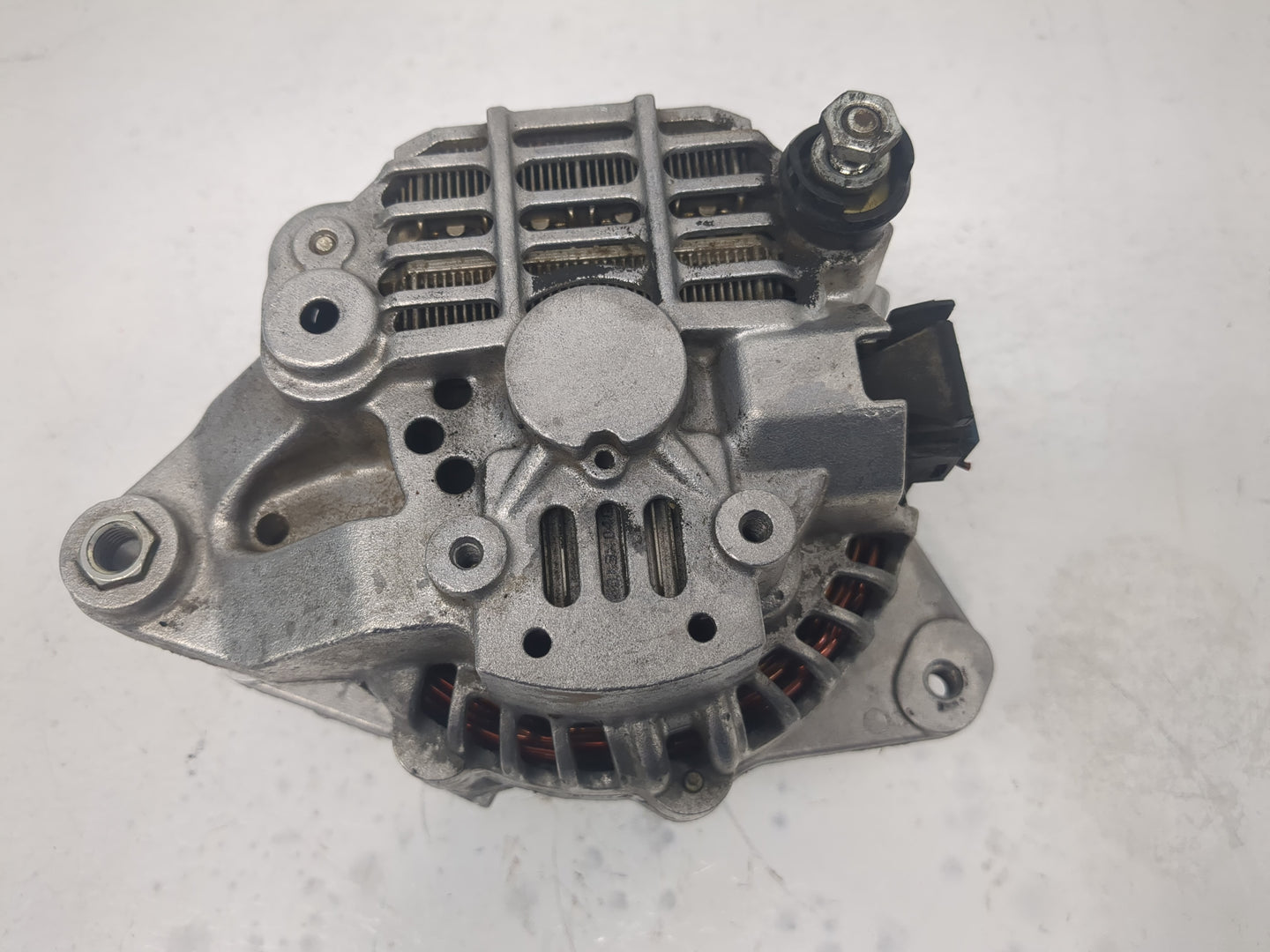 2001-2003 Mitsubishi Montero Alternator Replacement Generator Charging Assembly Engine OEM Fits Fits 2001 2002 2003 OEM Used