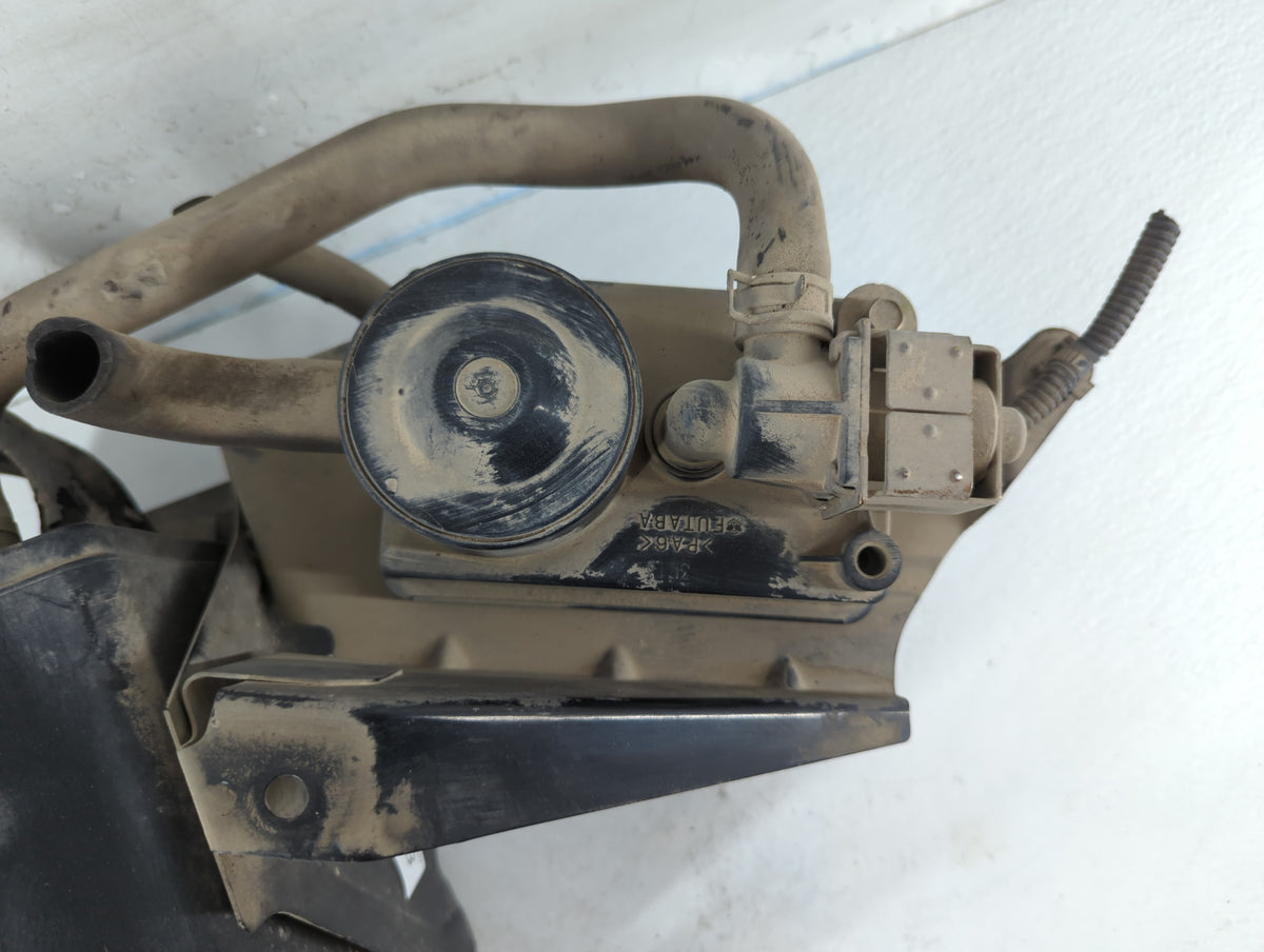 2003 Mitsubishi Outlander Radiator Coolant Overflow Expansion Tank Bottle - Oemusedautoparts1.com
