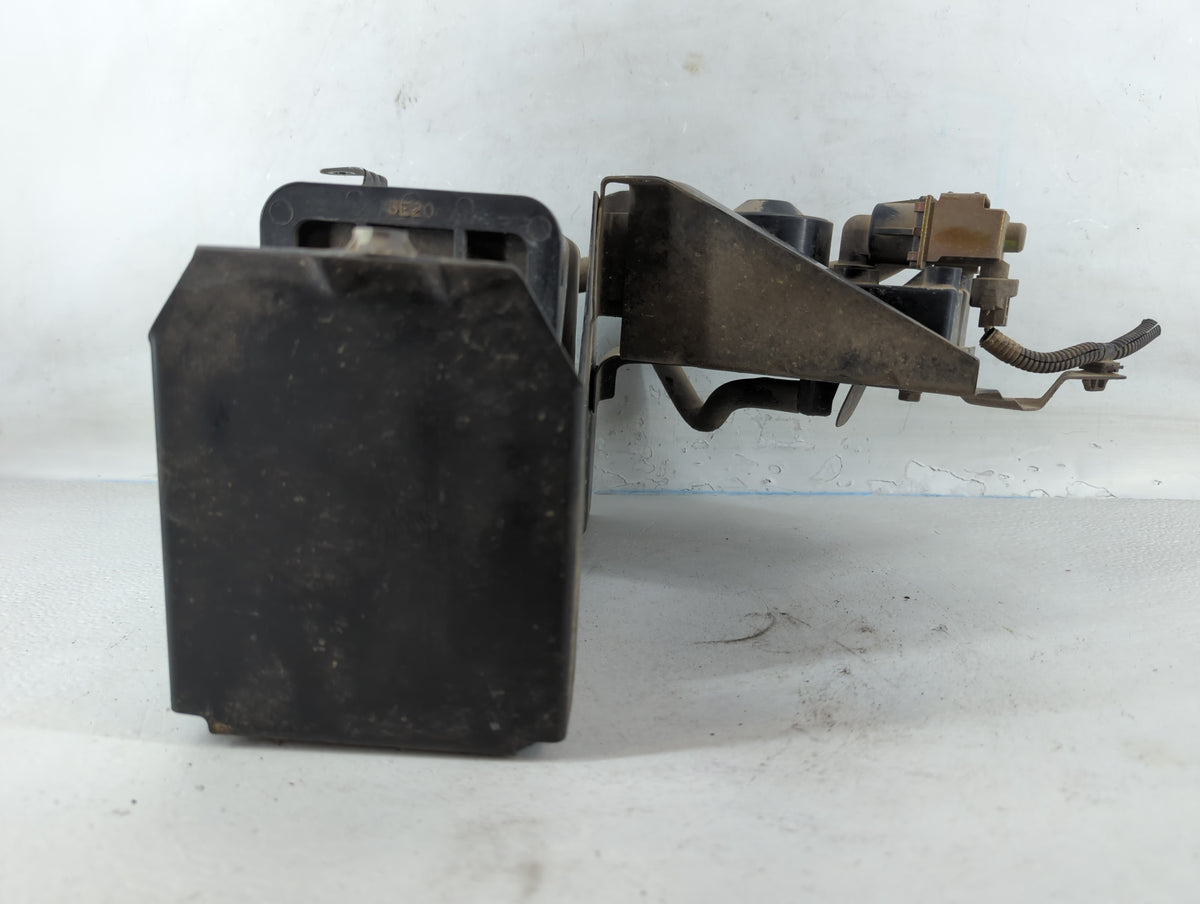 2003 Mitsubishi Outlander Radiator Coolant Overflow Expansion Tank Bottle - Oemusedautoparts1.com