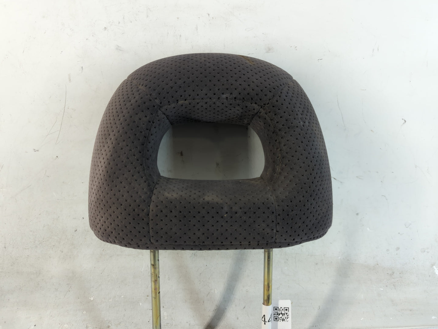 2003-2004 Mitsubishi Outlander Headrest Head Rest Front Driver Passenger Seat Fits Fits 2003 2004 OEM Used Auto Parts - Oemu