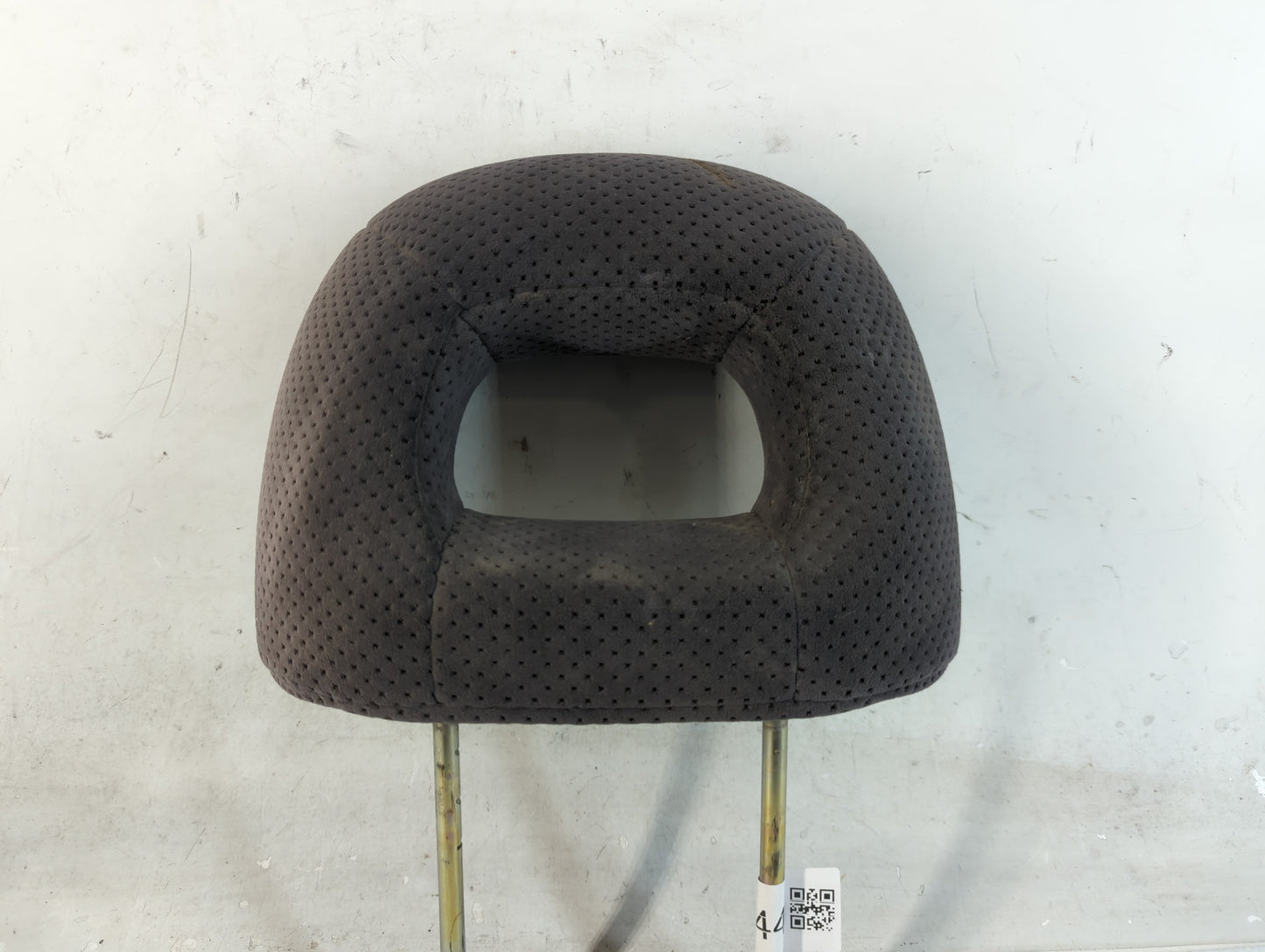 2003-2004 Mitsubishi Outlander Headrest Head Rest Front Driver Passenger Seat Fits Fits 2003 2004 OEM Used Auto Parts - Oemu