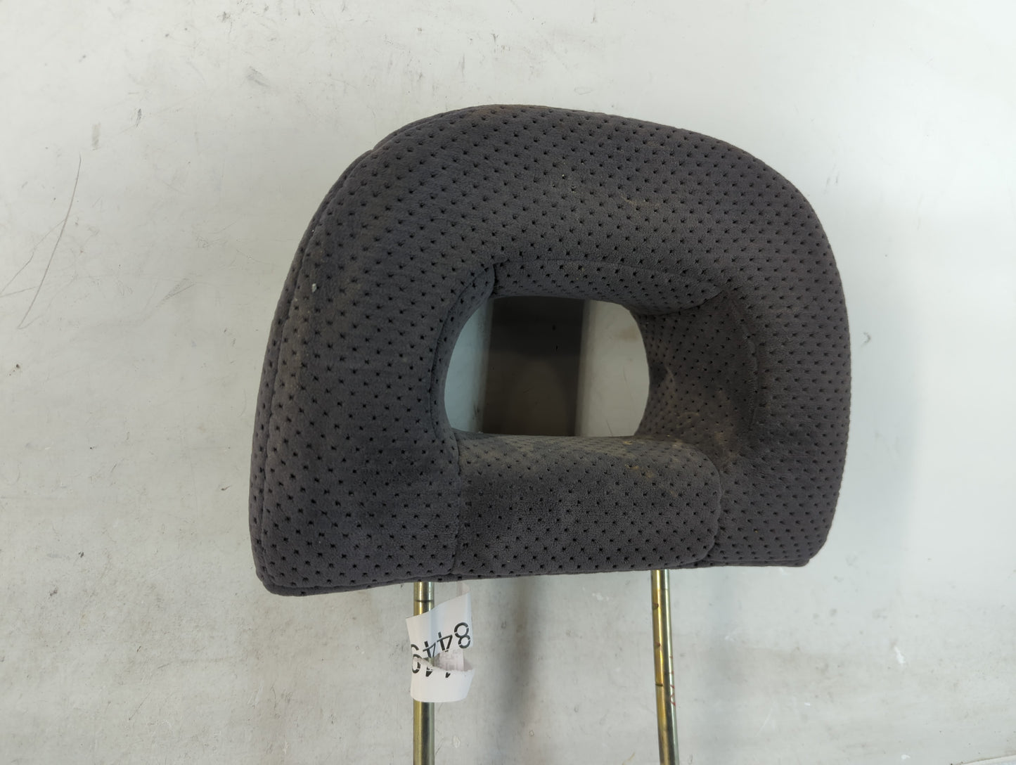 2003-2004 Mitsubishi Outlander Headrest Head Rest Front Driver Passenger Seat Fits Fits 2003 2004 OEM Used Auto Parts - Oemu