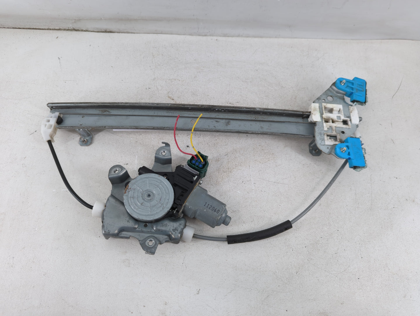 2003-2006 Mitsubishi Outlander Window Regulator Passenger Front - Oemusedautoparts1.com