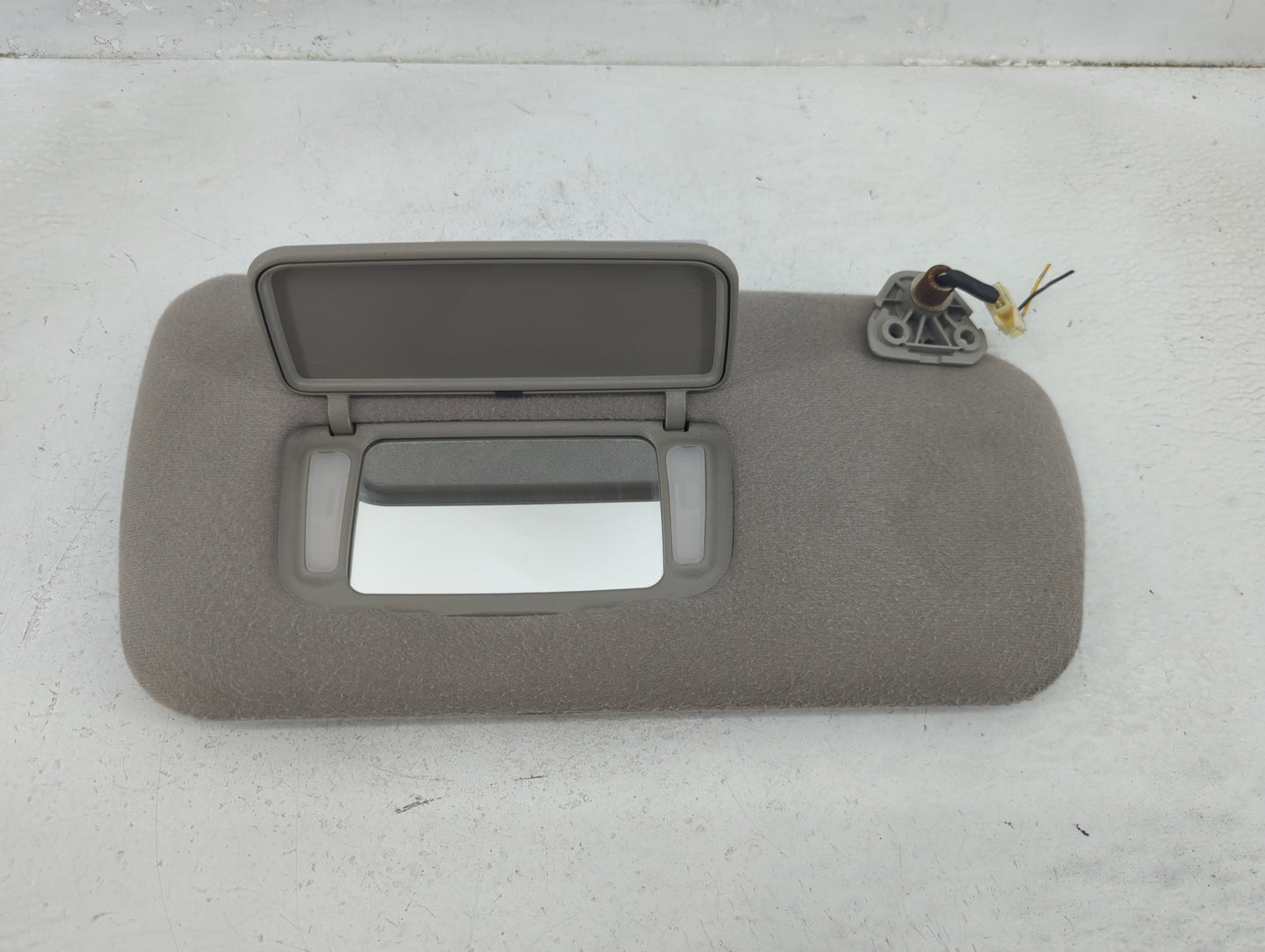 2002-2003 Nissan Altima Sun Visor Shade Replacement Passenger Right Mirror Fits Fits 2000 2001 2002 2003 OEM Used Auto Parts