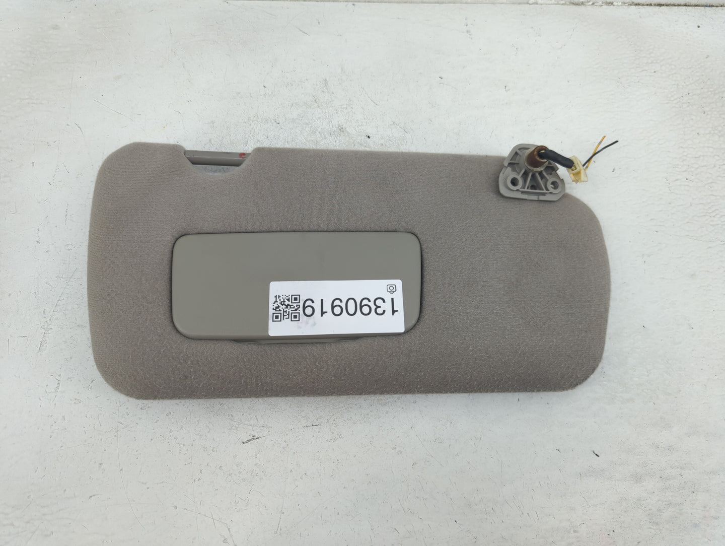 2002-2003 Nissan Altima Sun Visor Shade Replacement Passenger Right Mirror Fits Fits 2000 2001 2002 2003 OEM Used Auto Parts