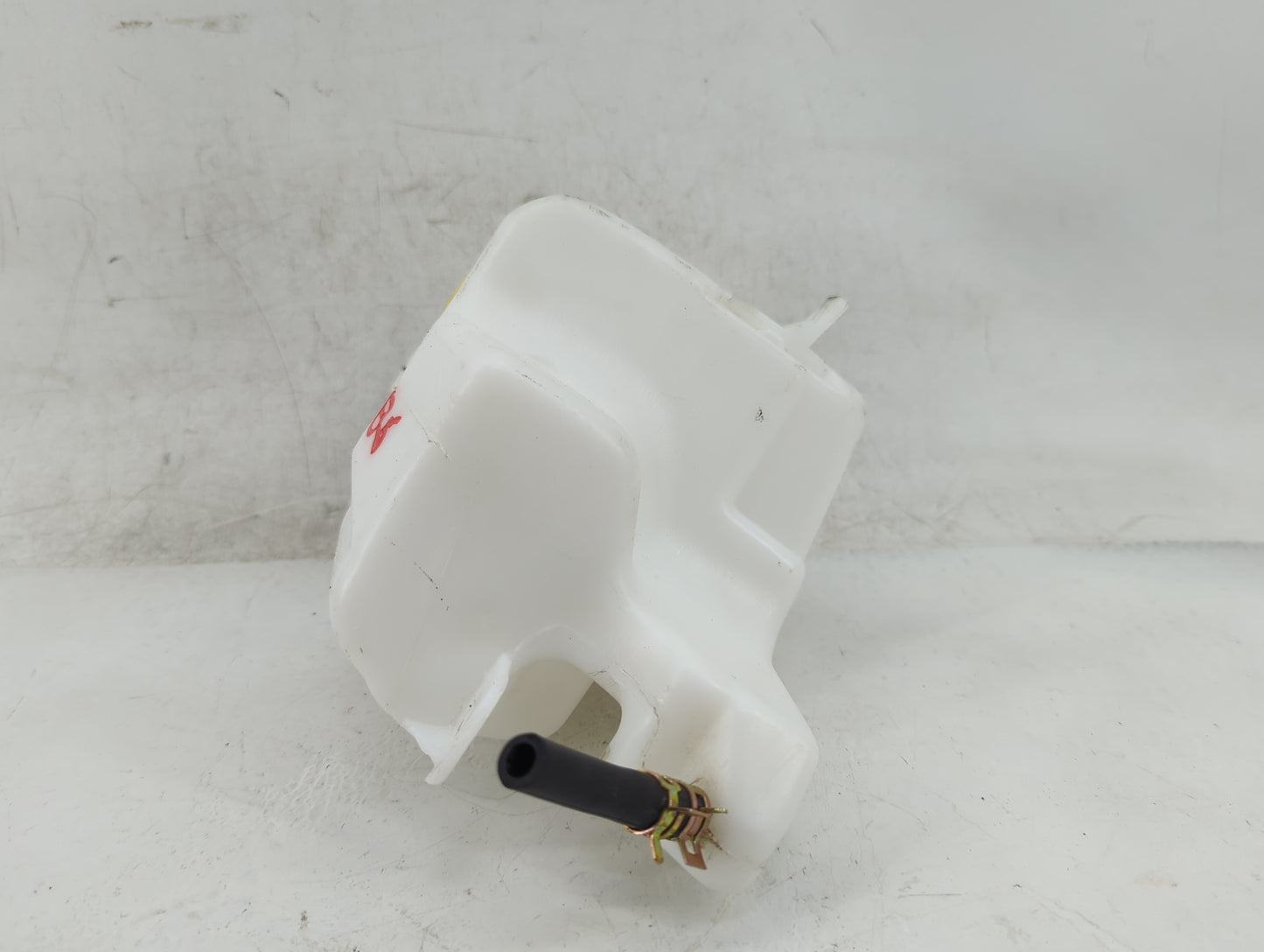 2002-2006 Nissan Altima Radiator Coolant Overflow Expansion Tank Bottle - Oemusedautoparts1.com