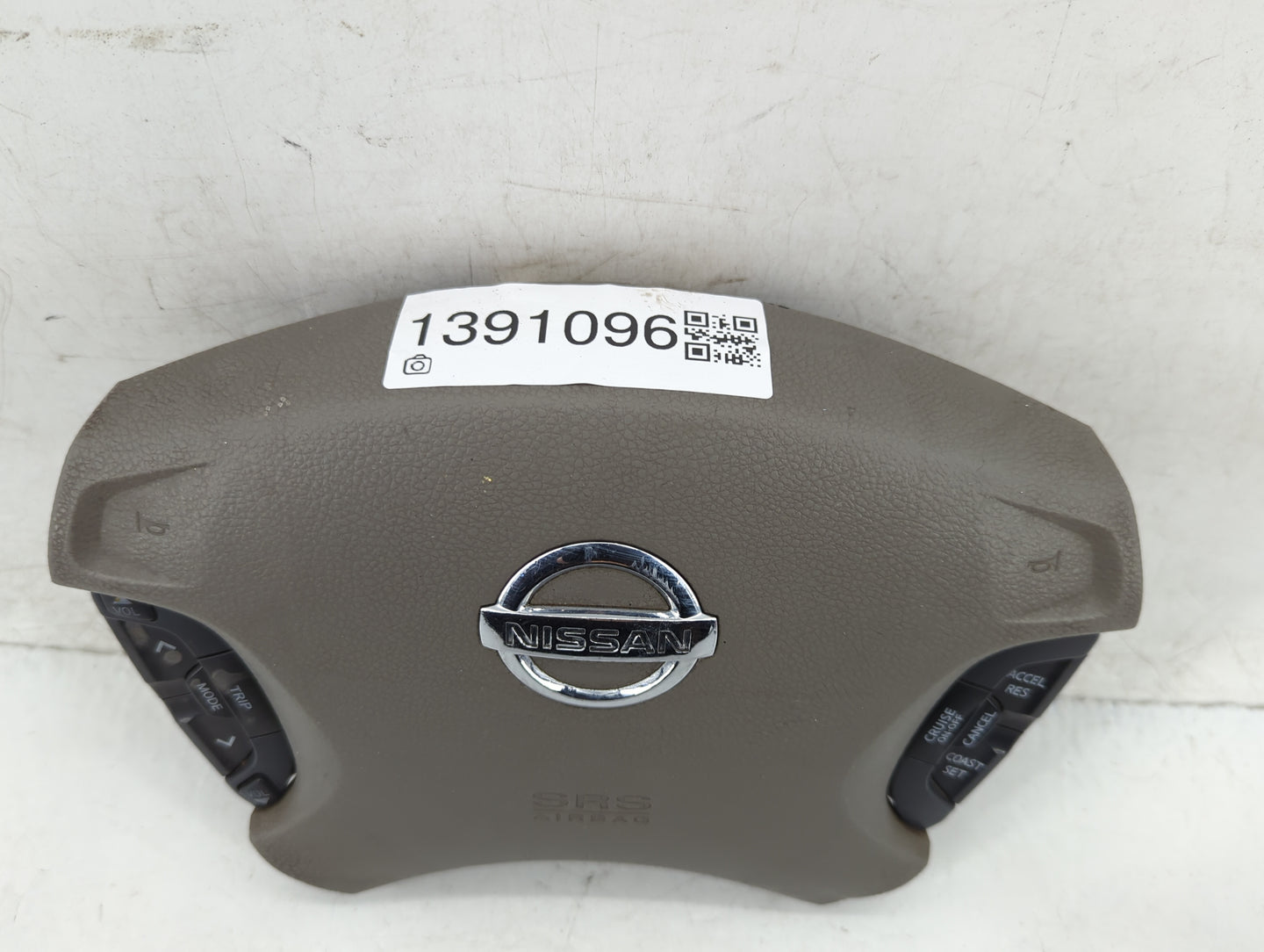 2002-2004 Nissan Altima Air Bag Driver Left Steering Wheel Mounted Fits Fits 2002 2003 2004 OEM Used Auto Parts - Oemusedaut