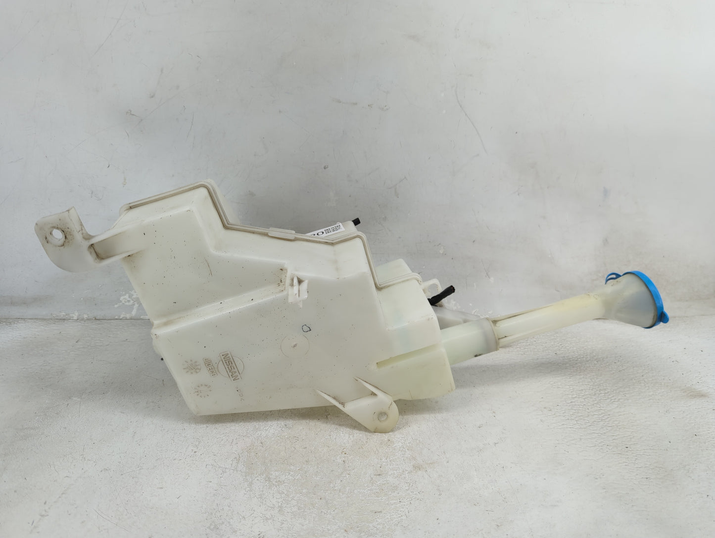 2002-2006 Nissan Altima Windshield Washer Fluid Reservoir Bottle 1466620 - Oemusedautoparts1.com