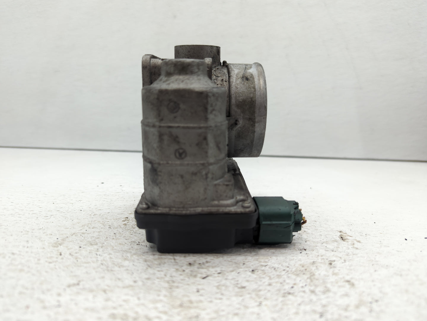 2002-2006 Nissan Altima Throttle Body P/N:RME60-05 576-01, SERA576-01, RME60-06 Fits Fits 2002 2003 2004 2005 2006 OEM Used 