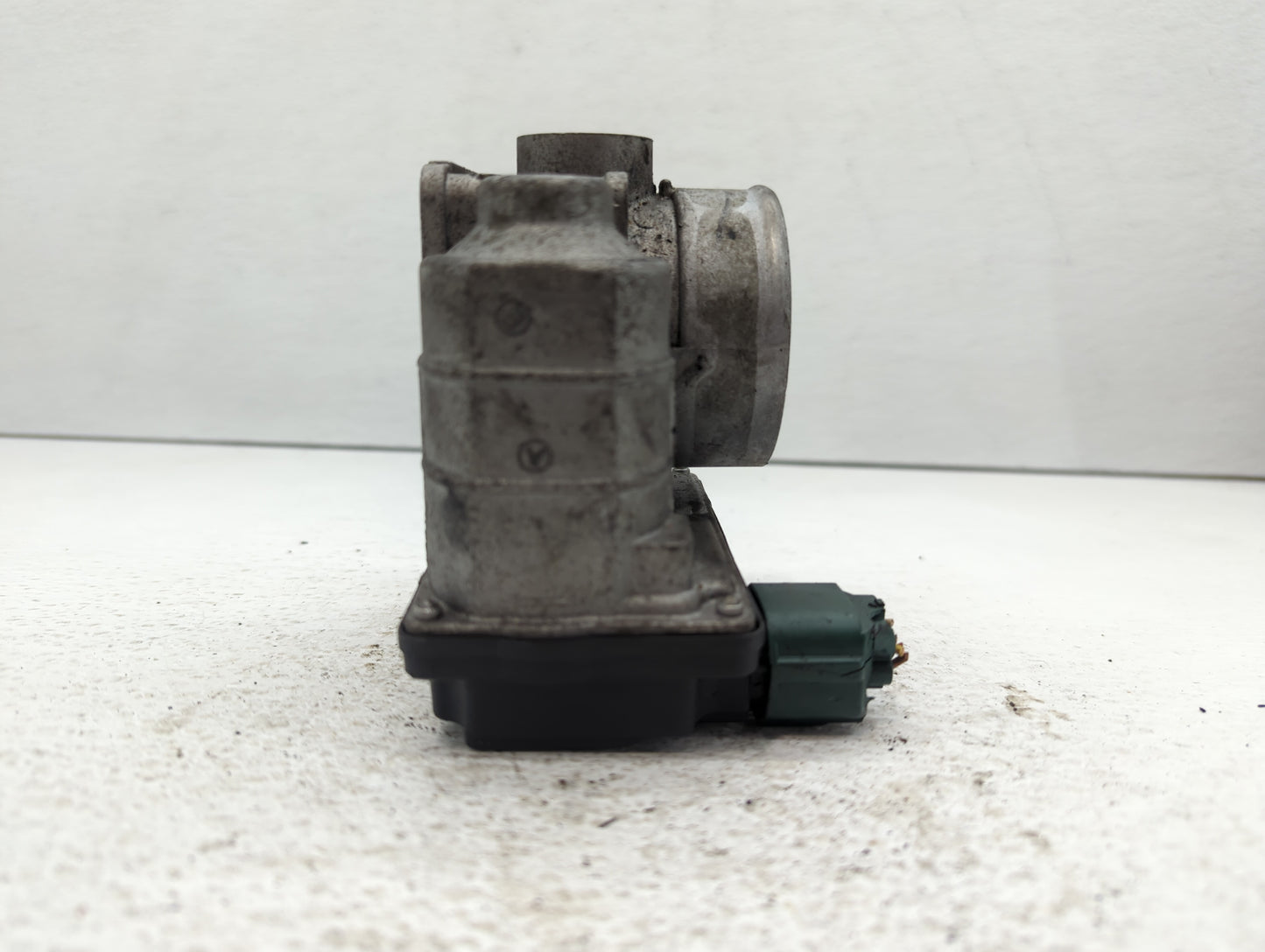 2002-2006 Nissan Altima Throttle Body P/N:RME60-05 576-01, SERA576-01, RME60-06 Fits Fits 2002 2003 2004 2005 2006 OEM Used 