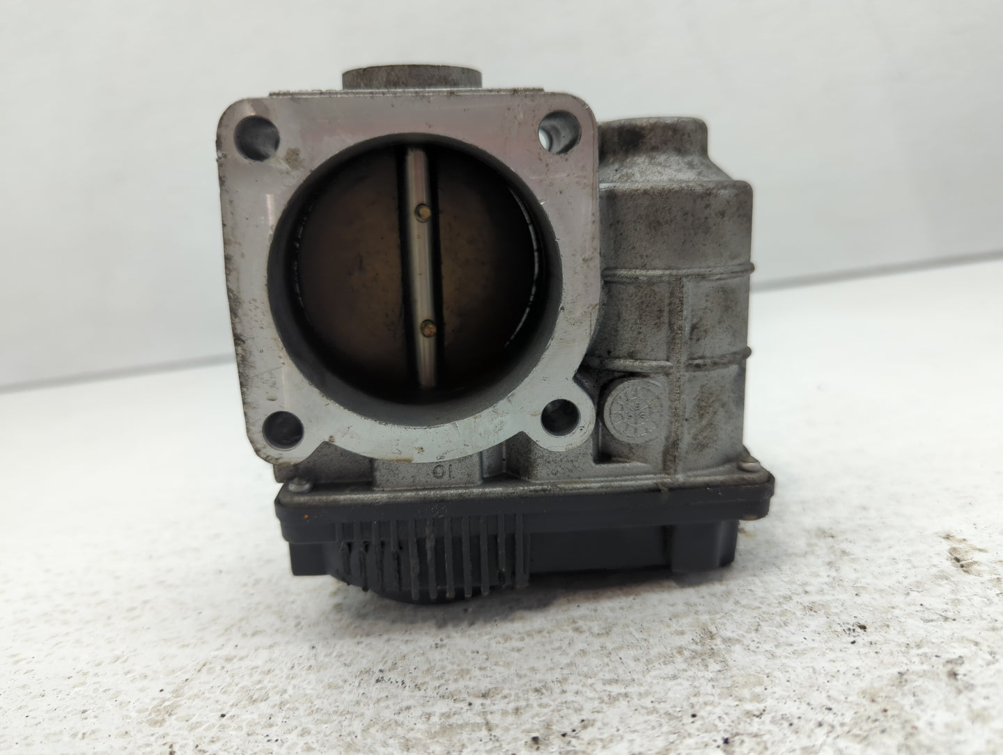 2002-2006 Nissan Altima Throttle Body P/N:RME60-05 576-01, SERA576-01, RME60-06 Fits Fits 2002 2003 2004 2005 2006 OEM Used 