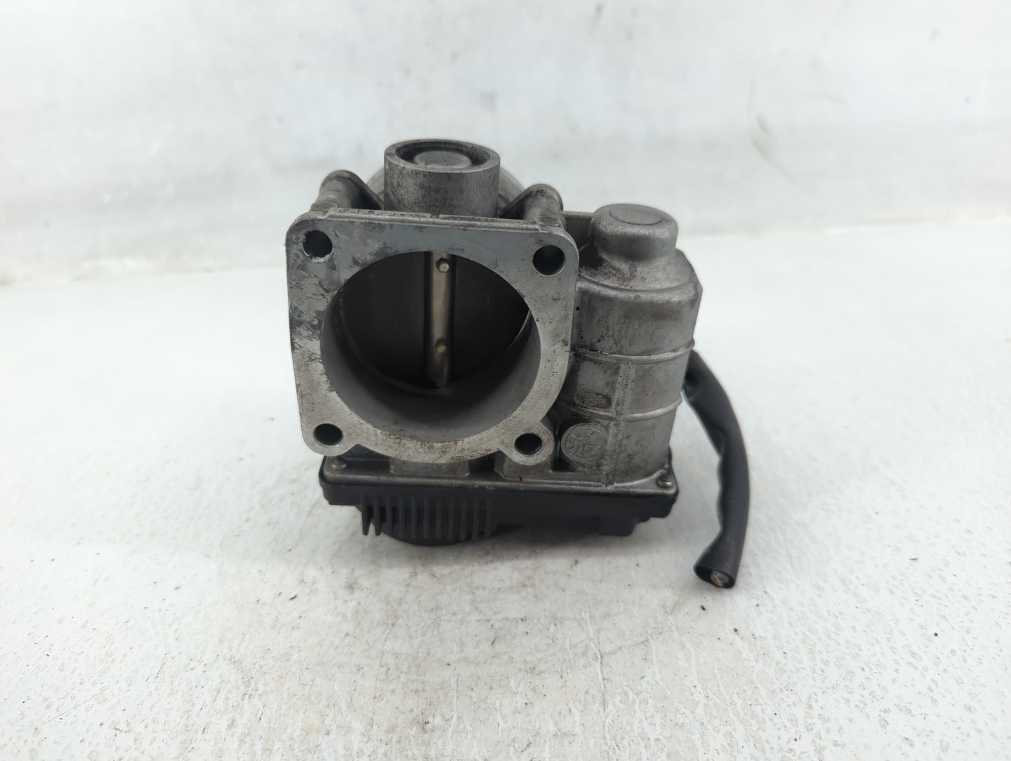 2002-2006 Nissan Altima Throttle Body P/N:RME60-06 Fits Fits 2002 2003 2004 2005 2006 OEM Used Auto Parts - Oemusedautoparts