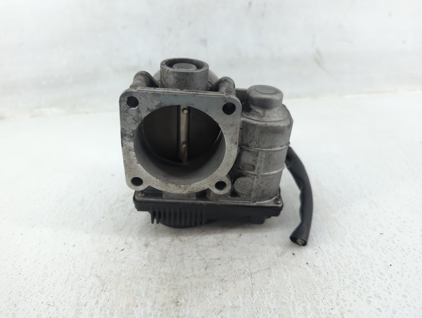 2002-2006 Nissan Altima Throttle Body P/N:RME60-06 Fits Fits 2002 2003 2004 2005 2006 OEM Used Auto Parts - Oemusedautoparts