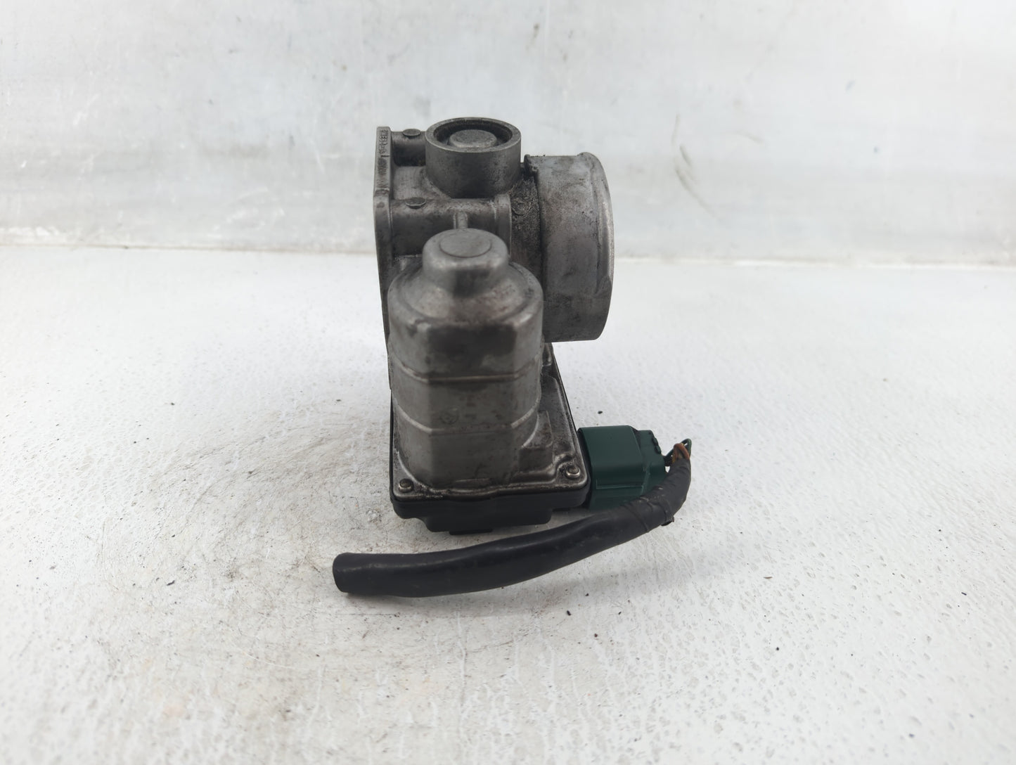 2002-2006 Nissan Altima Throttle Body P/N:RME60-06 Fits Fits 2002 2003 2004 2005 2006 OEM Used Auto Parts - Oemusedautoparts