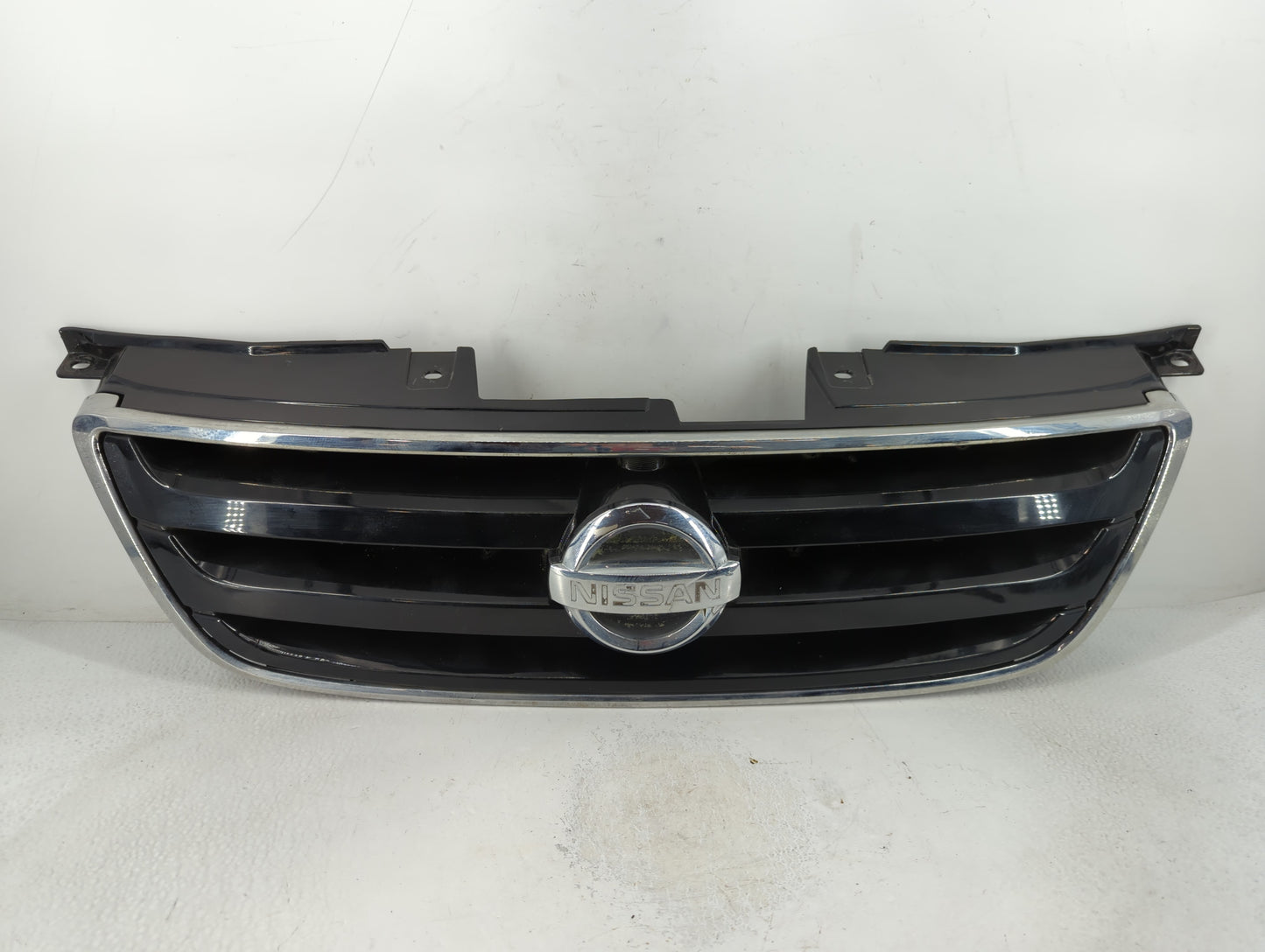 2002-2004 Nissan Altima Front Grille Bumper Not Included - Oemusedautoparts1.com