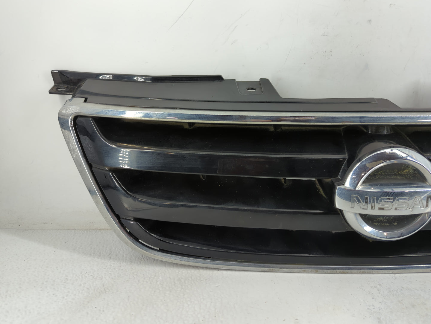 2002-2004 Nissan Altima Front Grille Bumper Not Included - Oemusedautoparts1.com