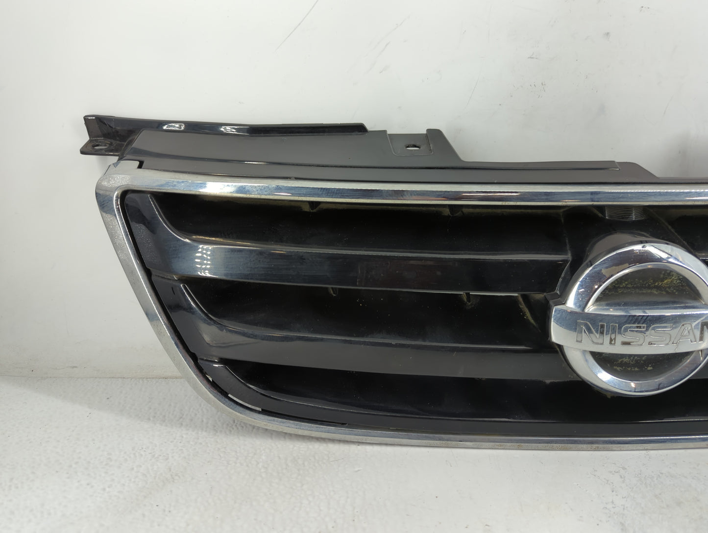 2002-2004 Nissan Altima Front Grille Bumper Not Included - Oemusedautoparts1.com