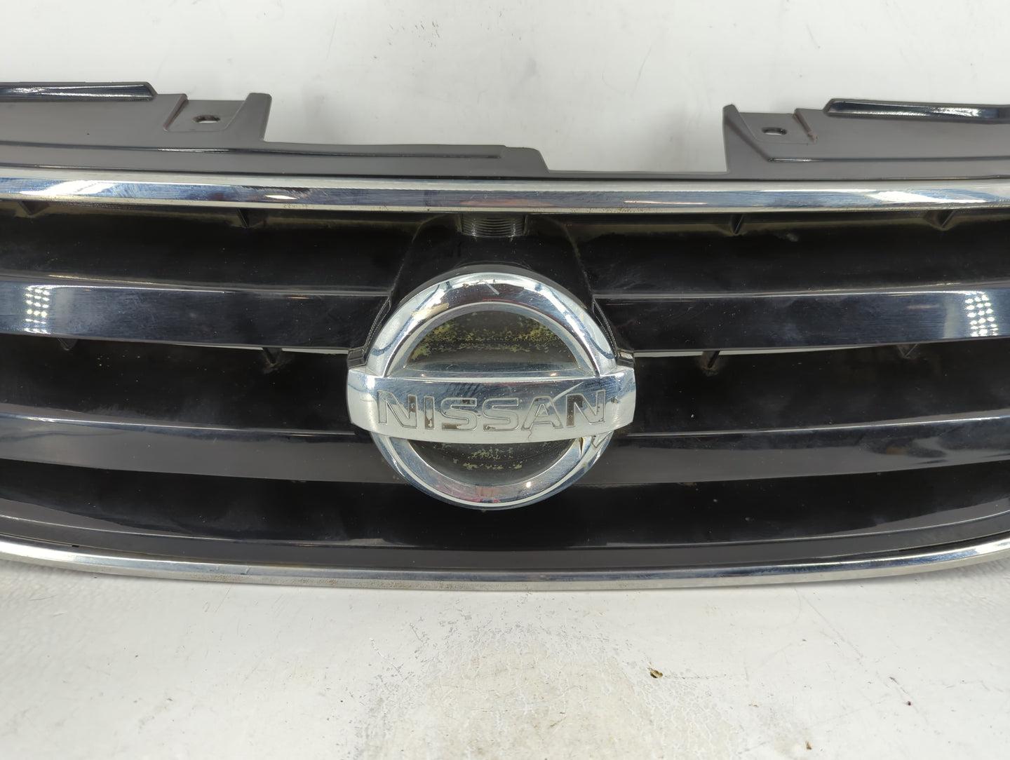 2002-2004 Nissan Altima Front Grille Bumper Not Included - Oemusedautoparts1.com