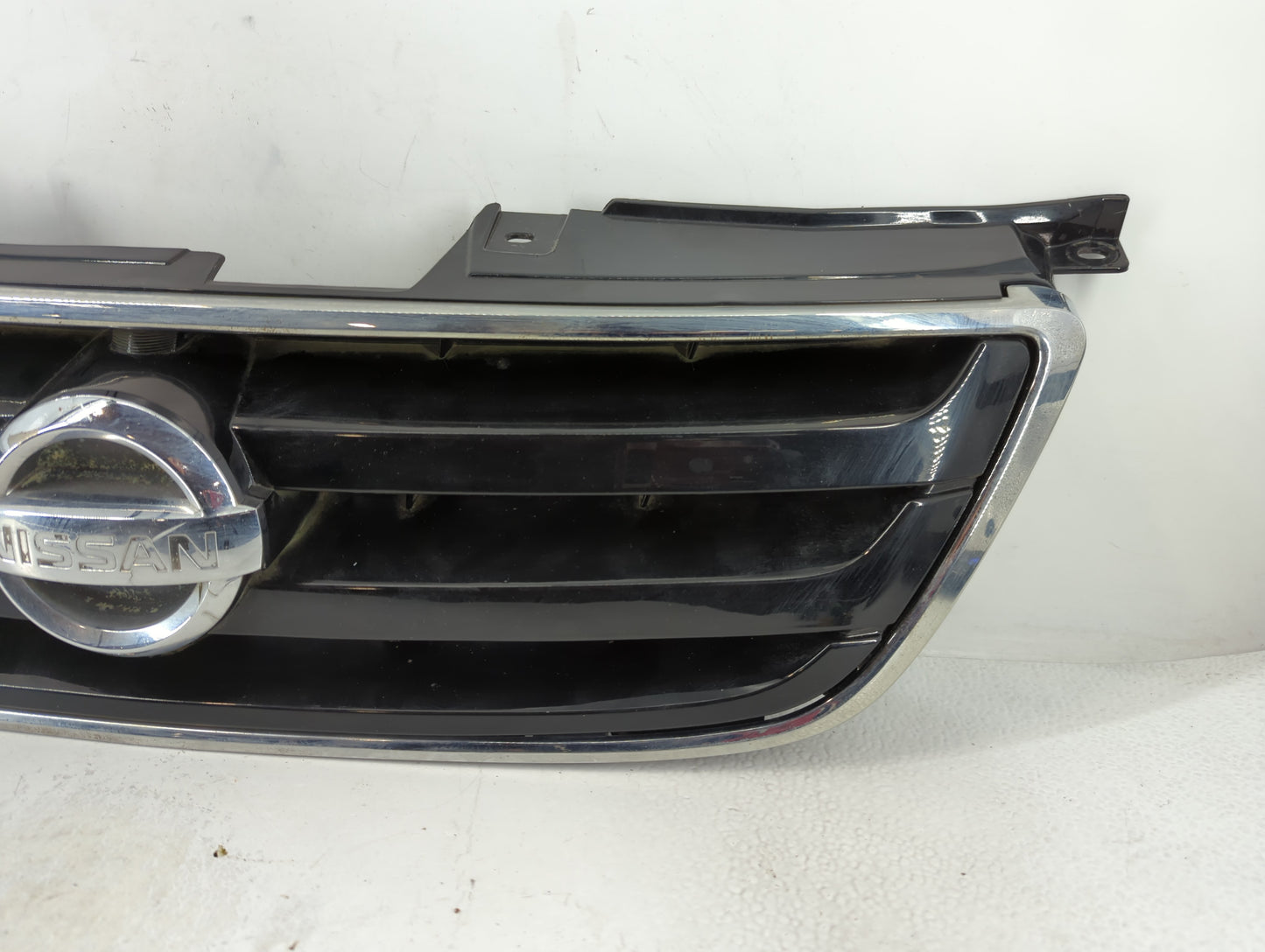 2002-2004 Nissan Altima Front Grille Bumper Not Included - Oemusedautoparts1.com