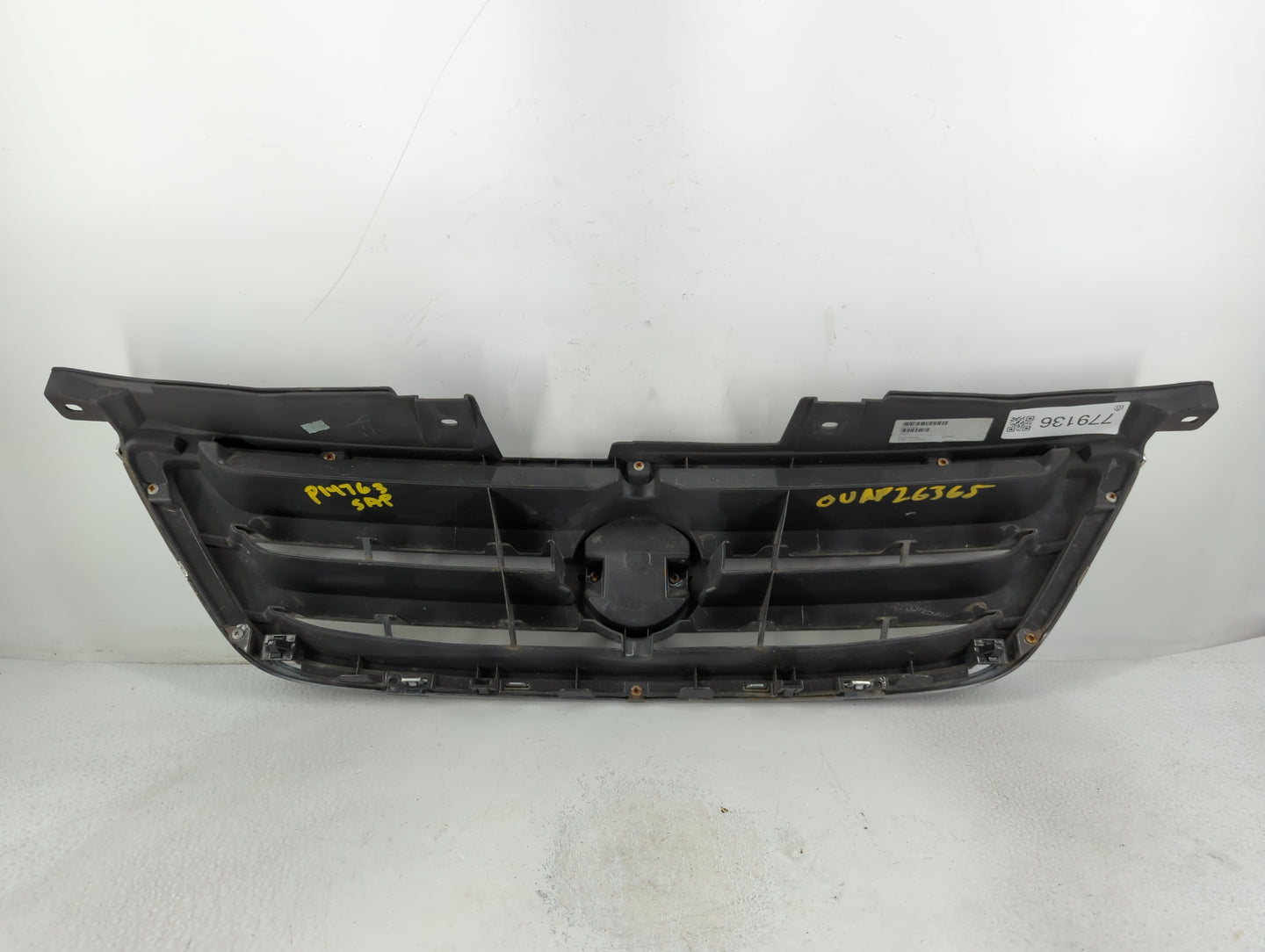 2002-2004 Nissan Altima Front Grille Bumper Not Included - Oemusedautoparts1.com