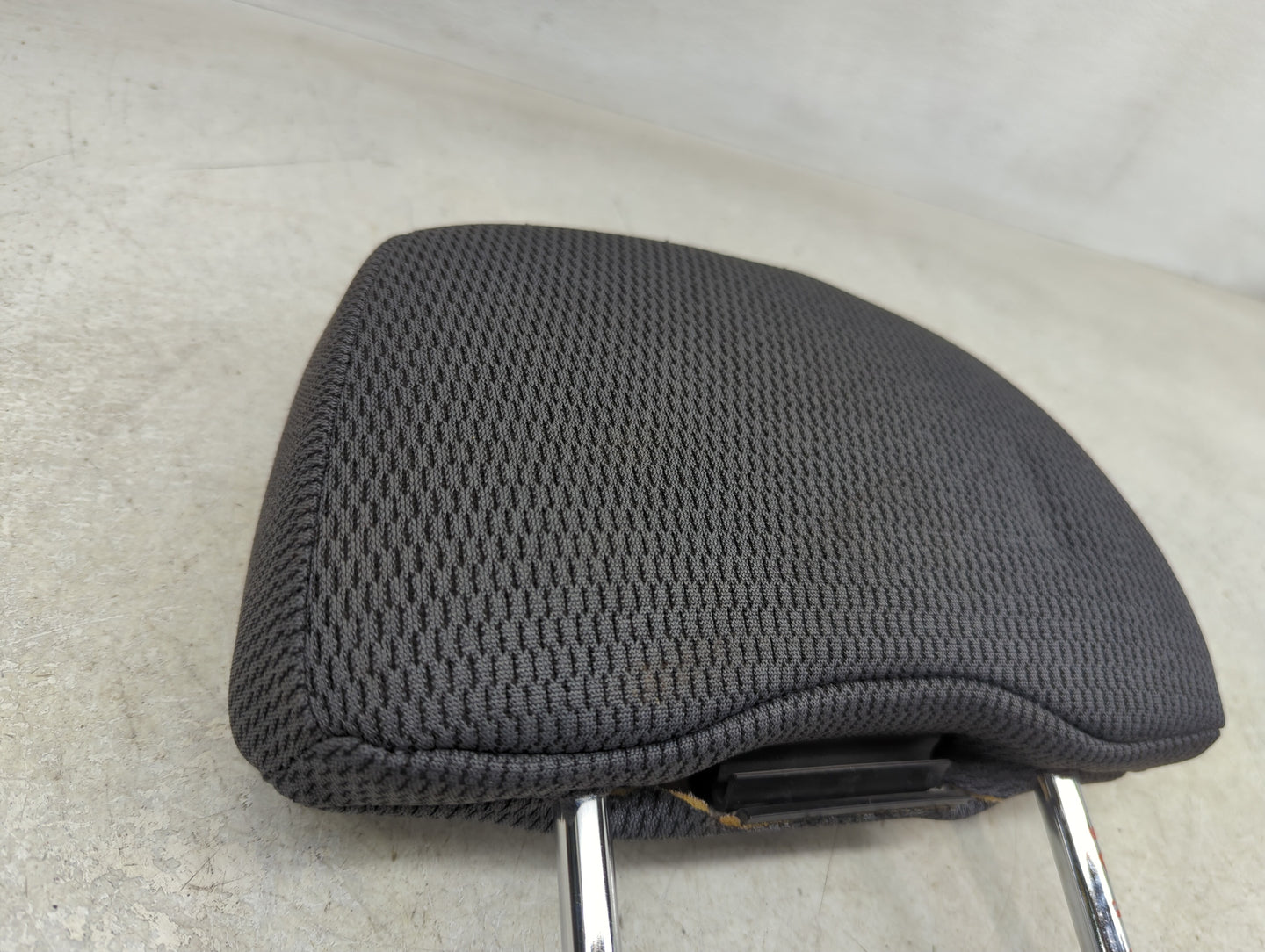 2003 Nissan Frontier Headrest Head Rest Rear Center Seat Fits OEM Used Auto Parts - Oemusedautoparts1.com