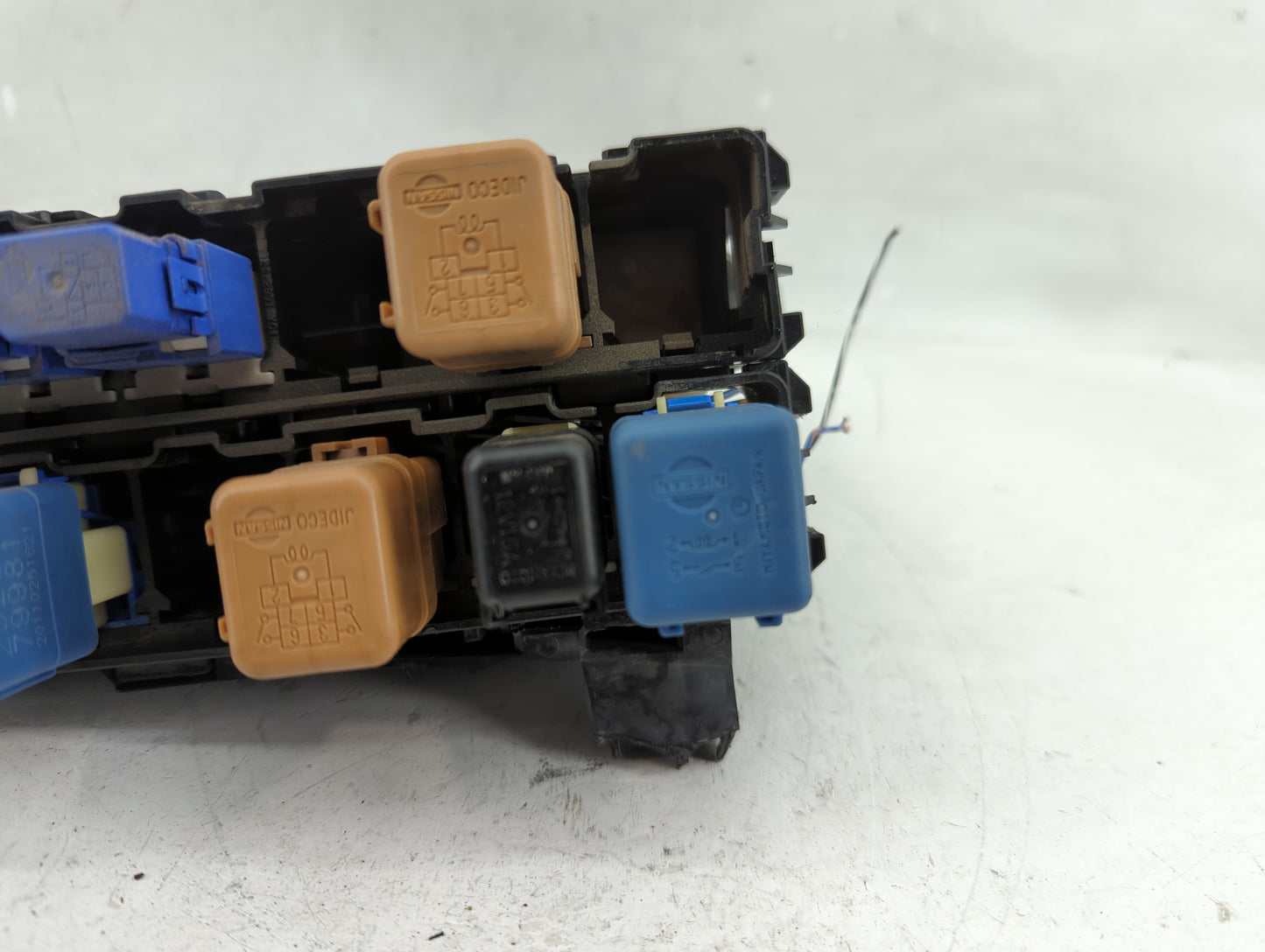 2002-2003 Nissan Maxima Fusebox Fuse Box Panel Relay Module P/N:24382 2Z300 Fits Fits 2002 2003 OEM Used Auto Parts - Oemuse