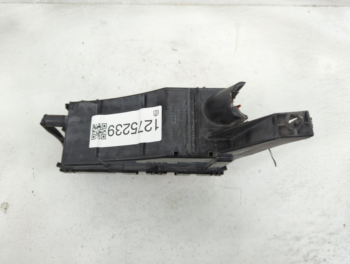 2002-2003 Nissan Maxima Fusebox Fuse Box Panel Relay Module P/N:24382 2Z300 Fits Fits 2002 2003 OEM Used Auto Parts - Oemuse