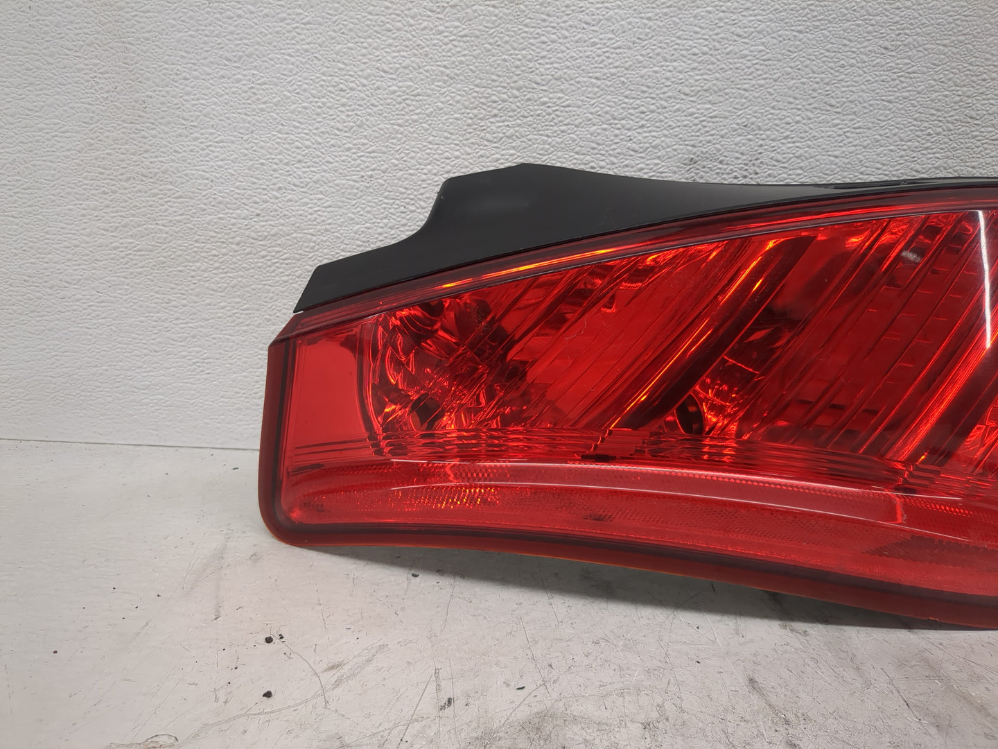 2003-2005 Nissan Murano Tail Light Assembly Driver Left OEM Fits Fits 2003 2004 2005 OEM Used Auto Parts - Oemusedautoparts1