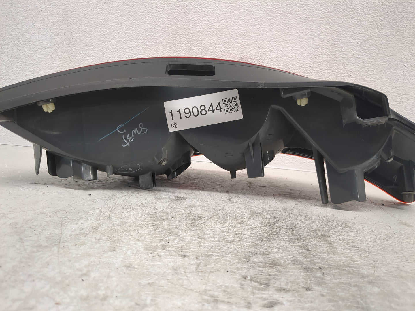 2003-2005 Nissan Murano Tail Light Assembly Driver Left OEM Fits Fits 2003 2004 2005 OEM Used Auto Parts - Oemusedautoparts1