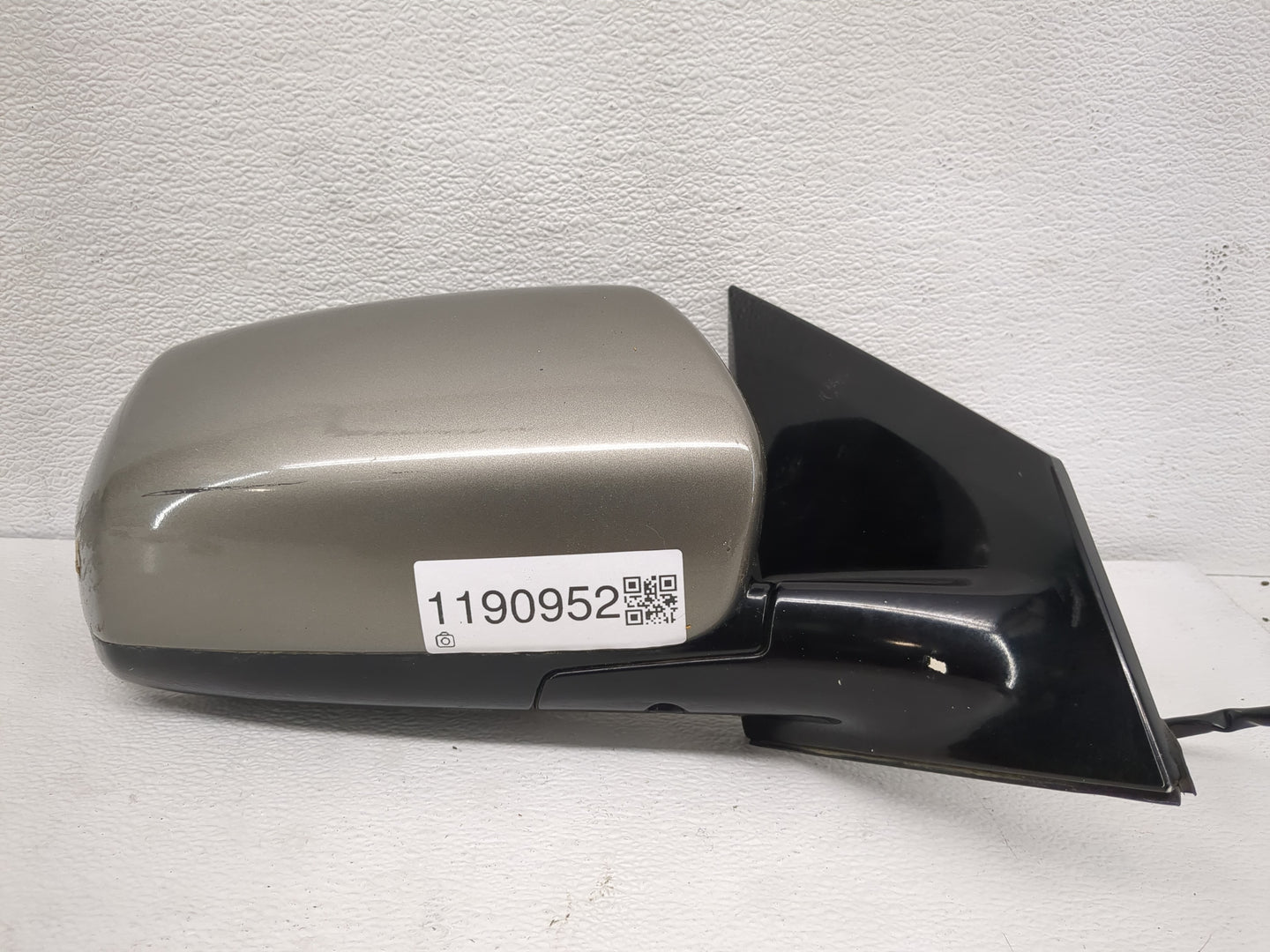 2003-2004 Nissan Murano Passenger Side View Mirror - Right Door Mirror OEM Used - Oemusedautoparts1.com