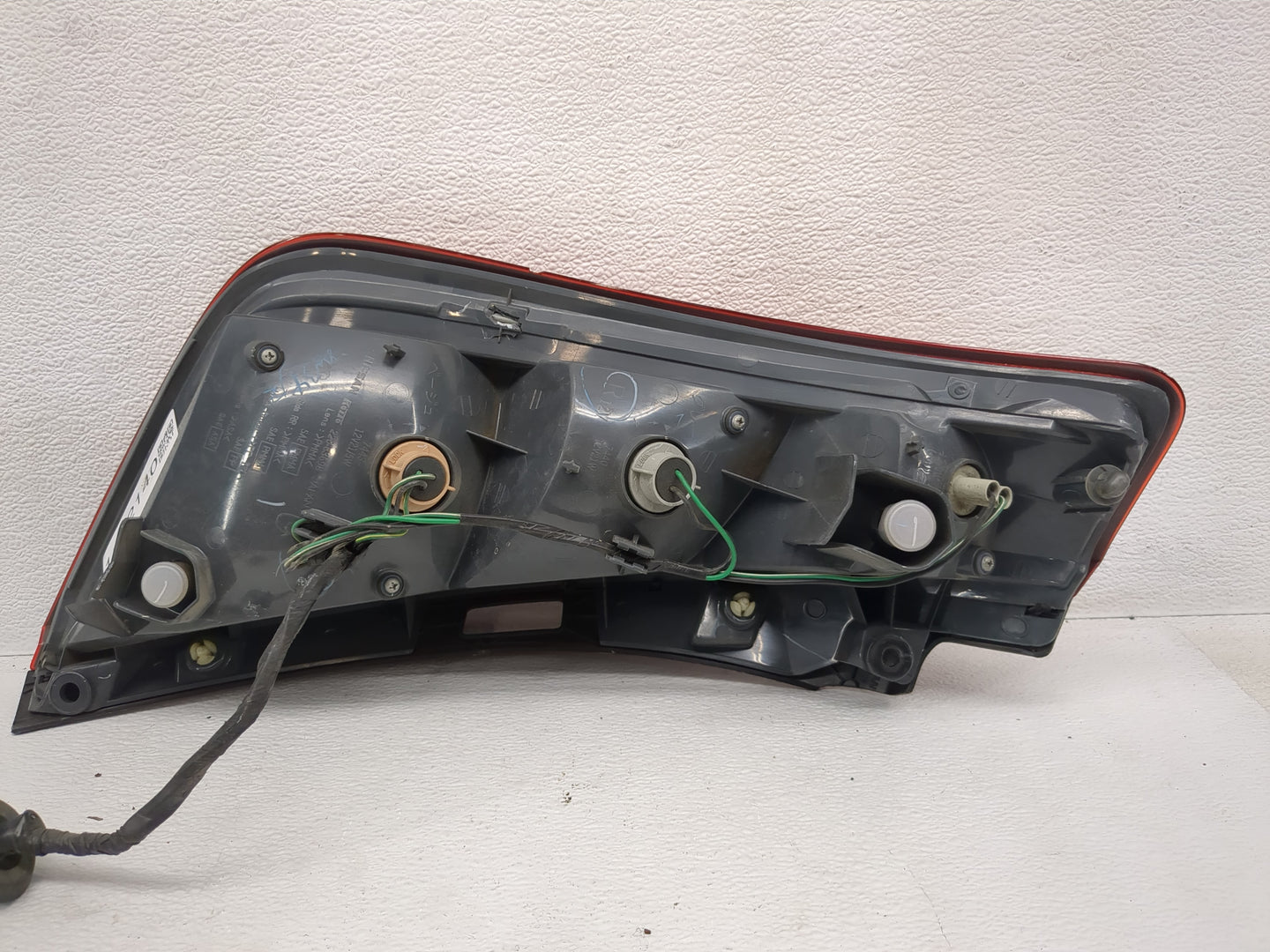 2003-2005 Nissan Murano Tail Light Assembly Driver Left OEM Fits Fits 2003 2004 2005 OEM Used Auto Parts - Oemusedautoparts1