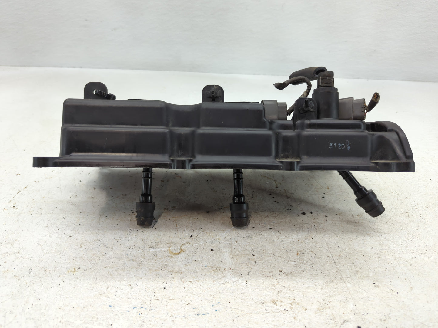 2003 Nissan Murano Driver Left Cylinder Head Valve Cover P/N:Y2088-031 Fits OEM Used Auto Parts - Oemusedautoparts1.com