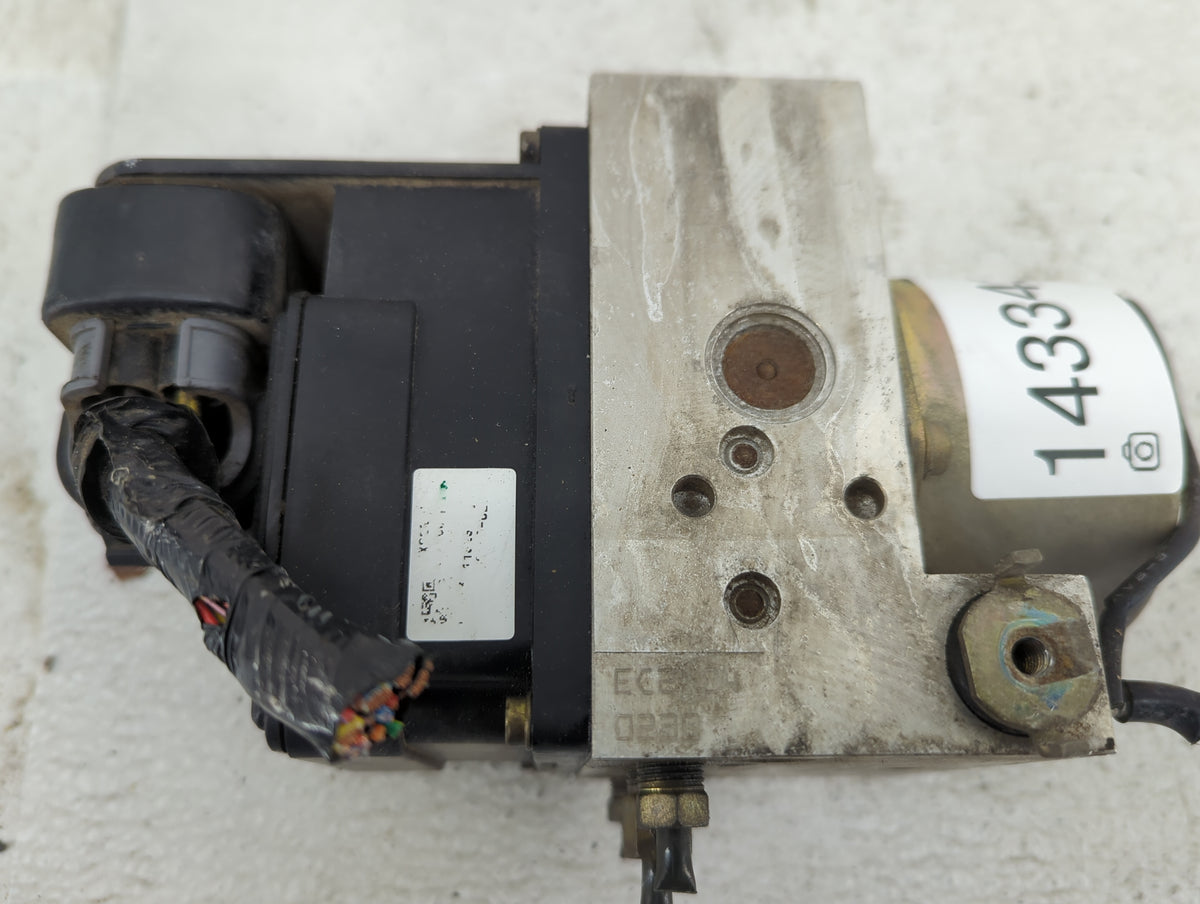 2003-2004 Nissan Pathfinder Anti-Lock Brake ABS Pump Module Actuator OEM P/N:47660 5W510 Fits Fits 2003 2004 OEM Used Auto P