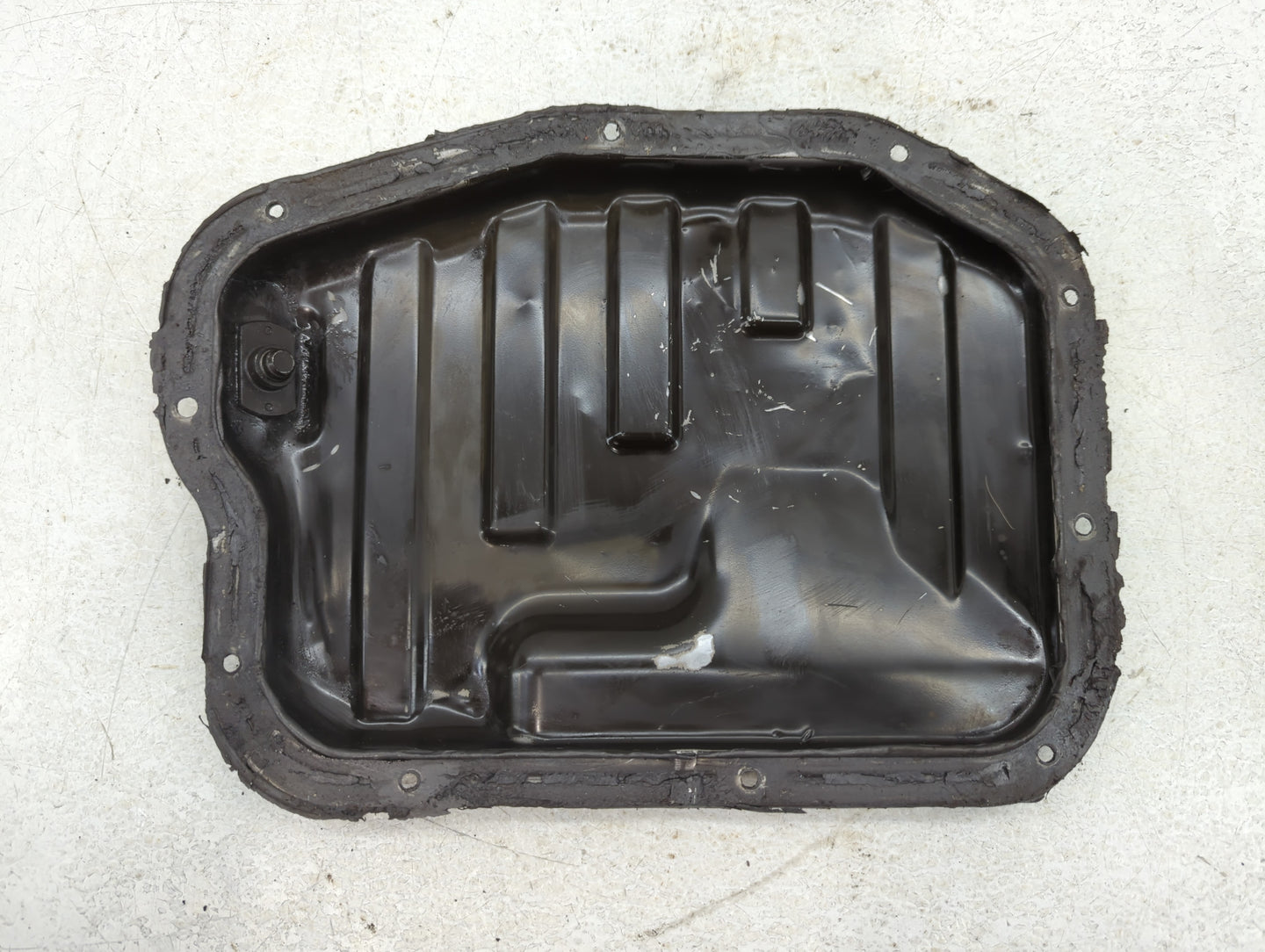 2002-2006 Nissan Sentra Engine Oil Pan P/N:2C218 111113Z011 Fits Fits 2002 2003 2004 2005 2006 OEM Used Auto Parts - Oemused