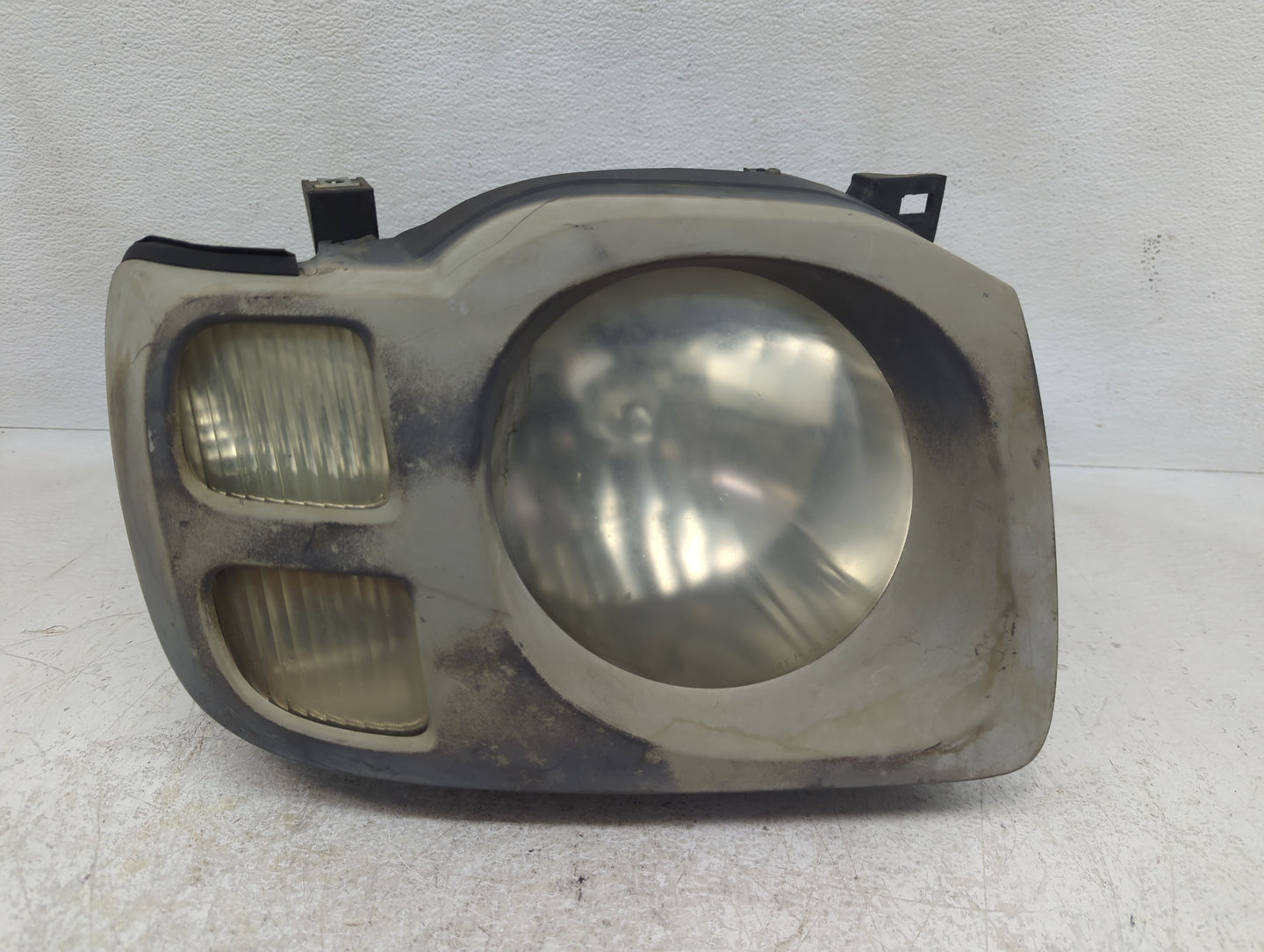 2002-2004 Nissan Xterra Passenger Right Oem Head Light Headlight Lamp - Oemusedautoparts1.com