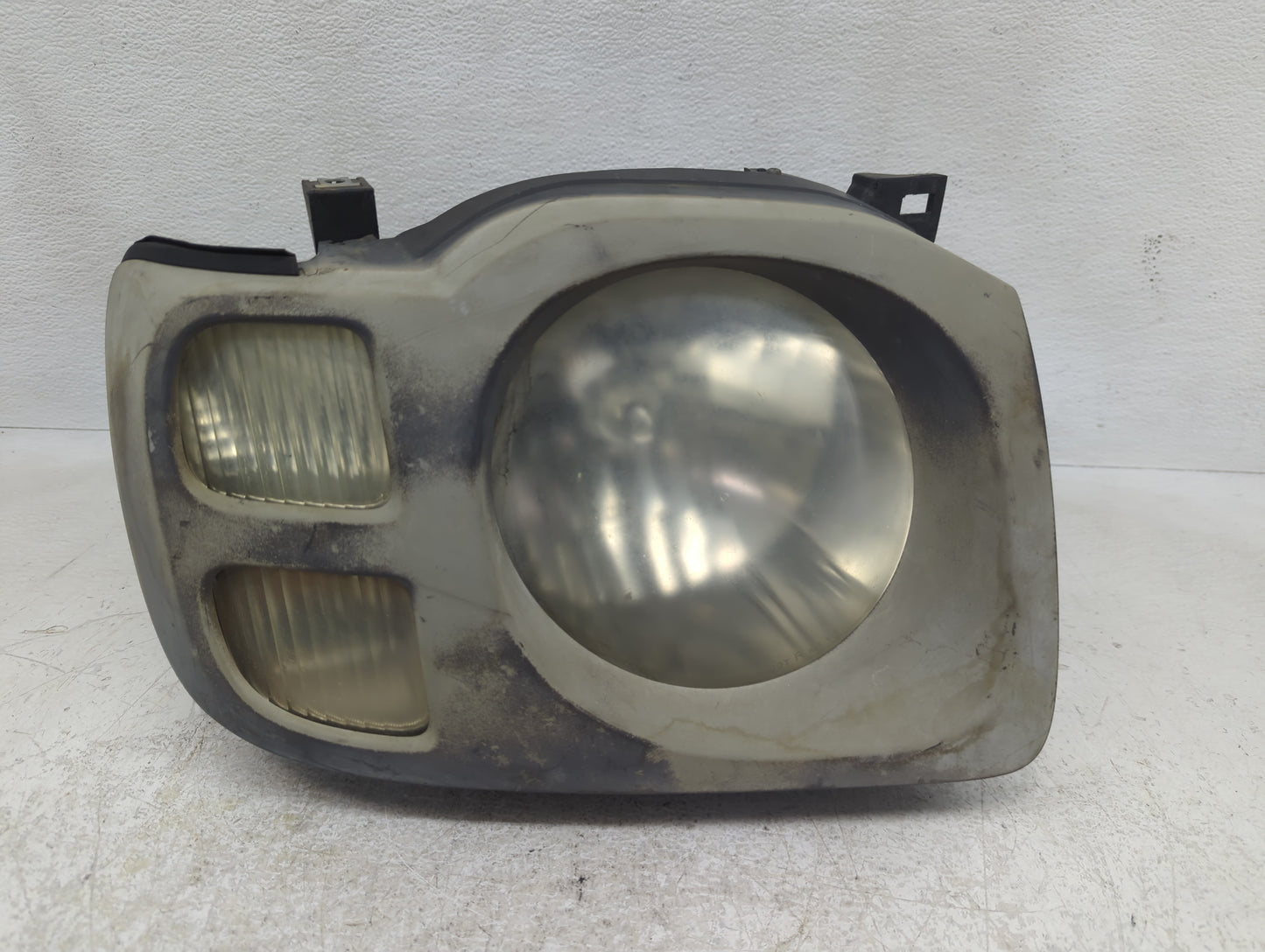 2002-2004 Nissan Xterra Passenger Right Oem Head Light Headlight Lamp - Oemusedautoparts1.com