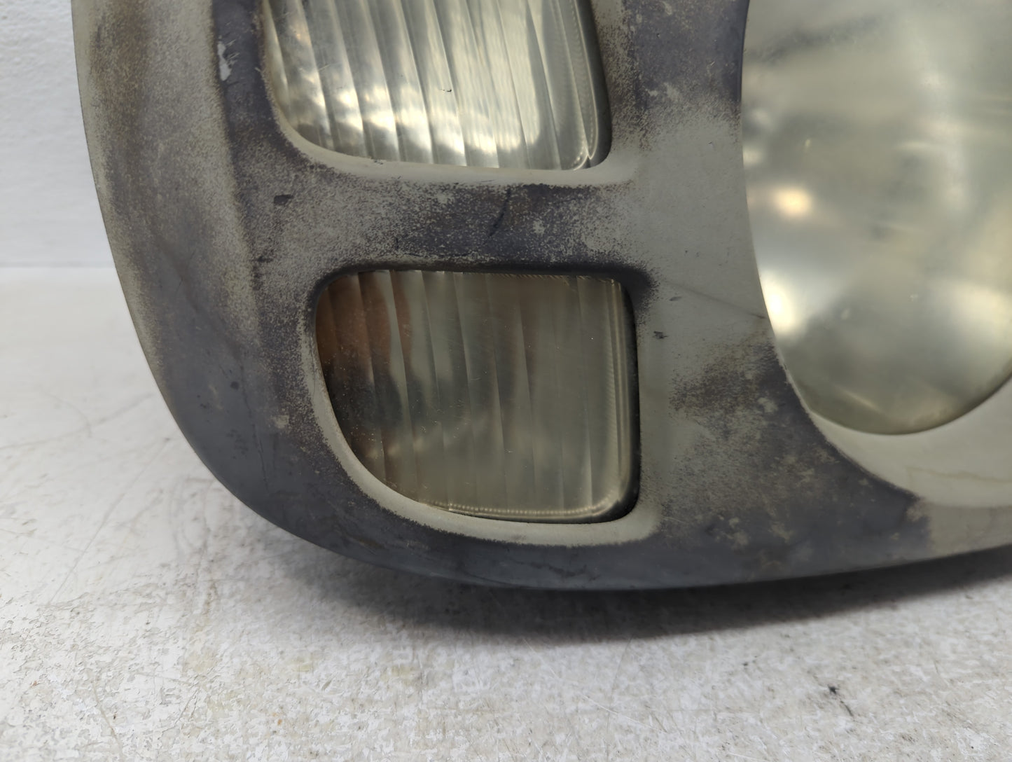 2002-2004 Nissan Xterra Passenger Right Oem Head Light Headlight Lamp - Oemusedautoparts1.com