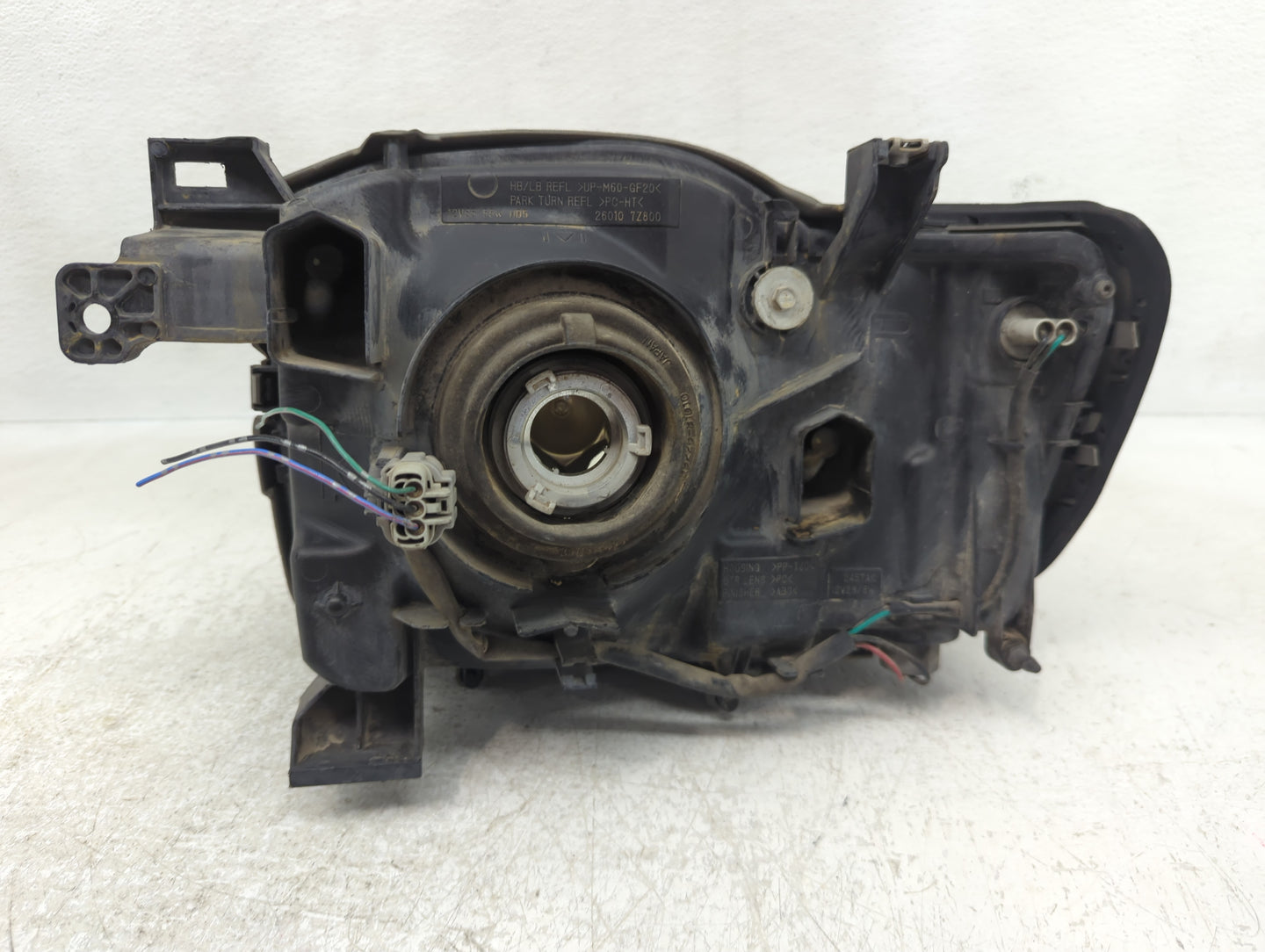 2002-2004 Nissan Xterra Passenger Right Oem Head Light Headlight Lamp - Oemusedautoparts1.com