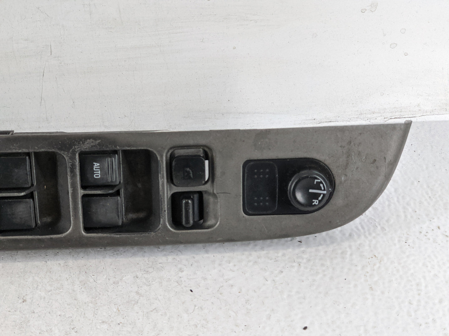2000-2004 Nissan Xterra Master Power Window Switch Replacement Driver Side Left P/N:25401 9 25401 9E000 Fits OEM Used Auto P