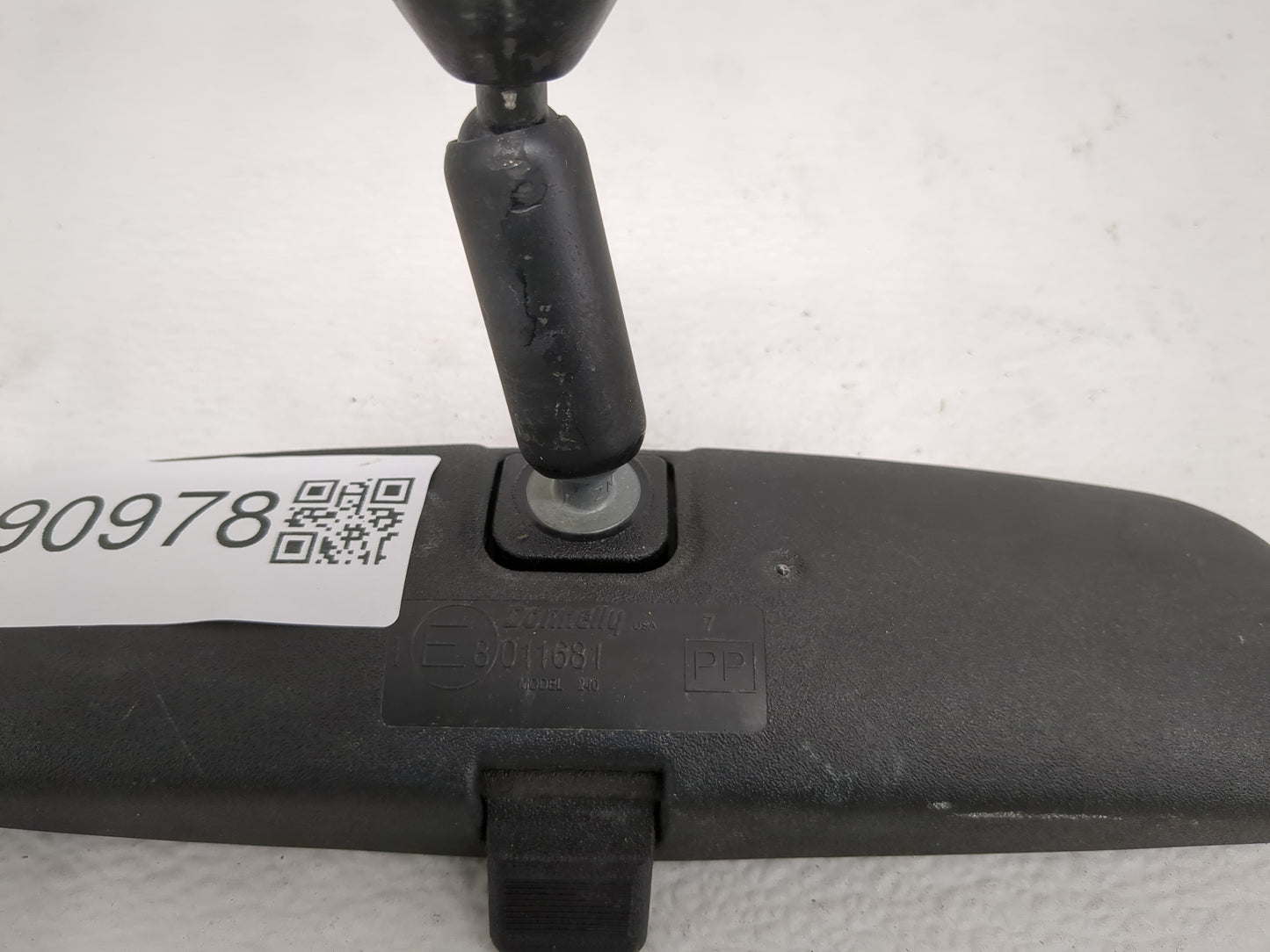 2003 Nissan Xterra Interior Rear View Mirror Replacement OEM P/N:E8011681 Fits OEM Used Auto Parts - Oemusedautoparts1.com