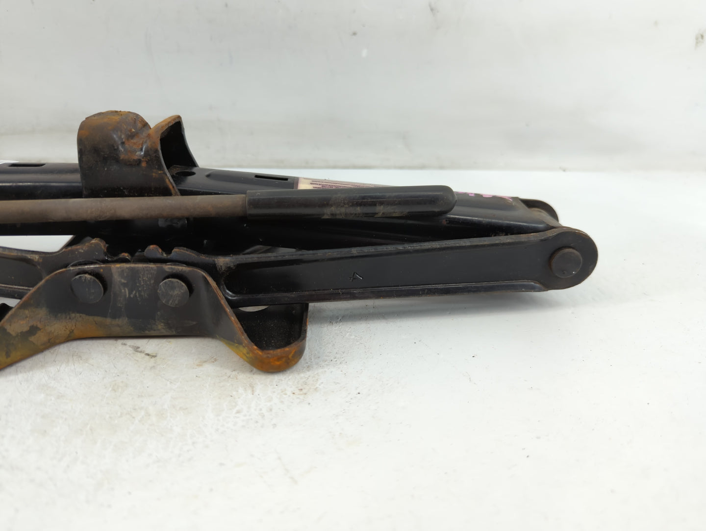 2003 Oldsmobile Alero Spare Scissor Car Jack - Oemusedautoparts1.com