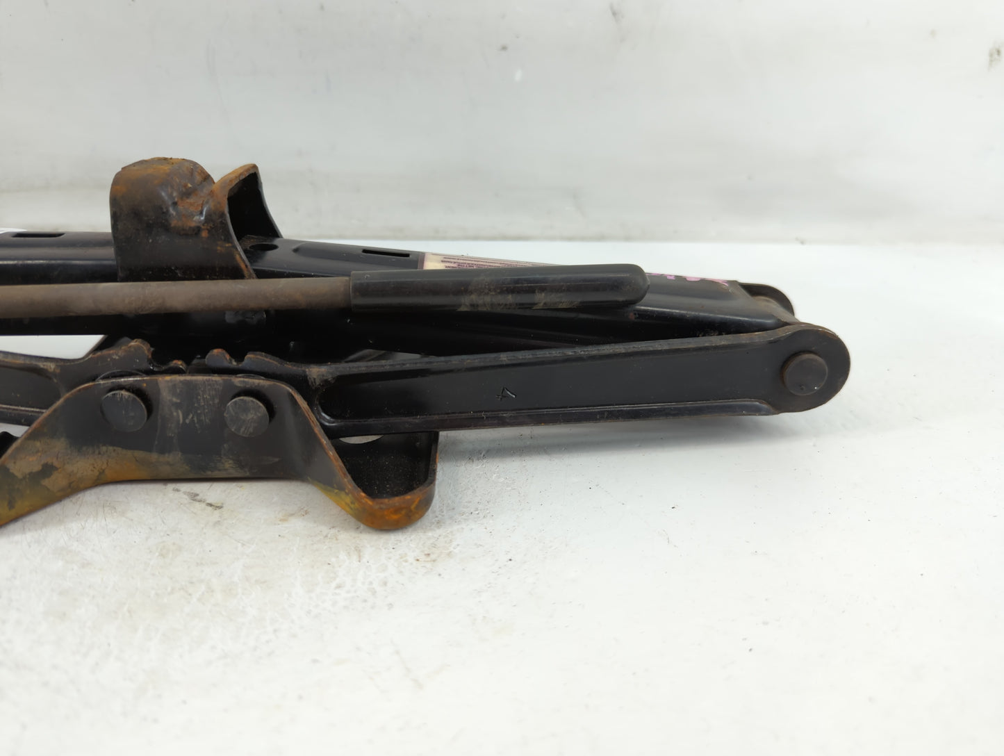 2003 Oldsmobile Alero Spare Scissor Car Jack - Oemusedautoparts1.com