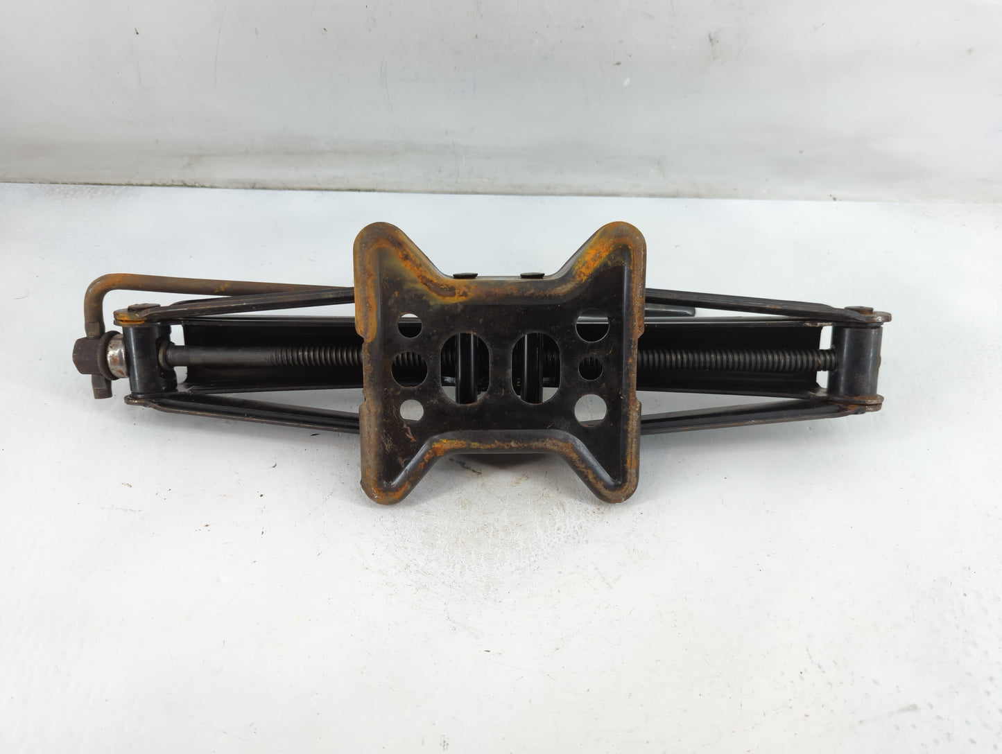 2003 Oldsmobile Alero Spare Scissor Car Jack - Oemusedautoparts1.com