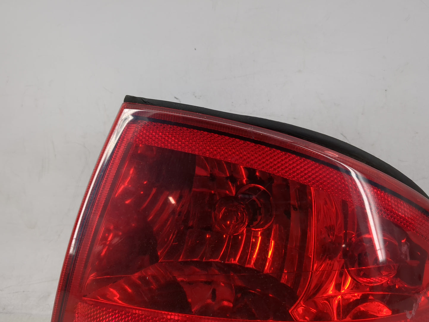 1999-2004 Oldsmobile Alero Driver Left Side Deck Lid Mounted Tail Light - Oemusedautoparts1.com