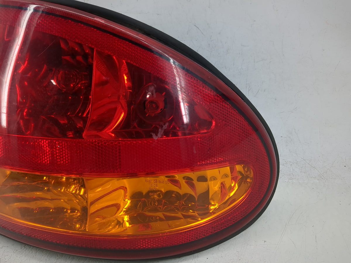 1999-2004 Oldsmobile Alero Driver Left Side Deck Lid Mounted Tail Light 993487 - Oemusedautoparts1.com