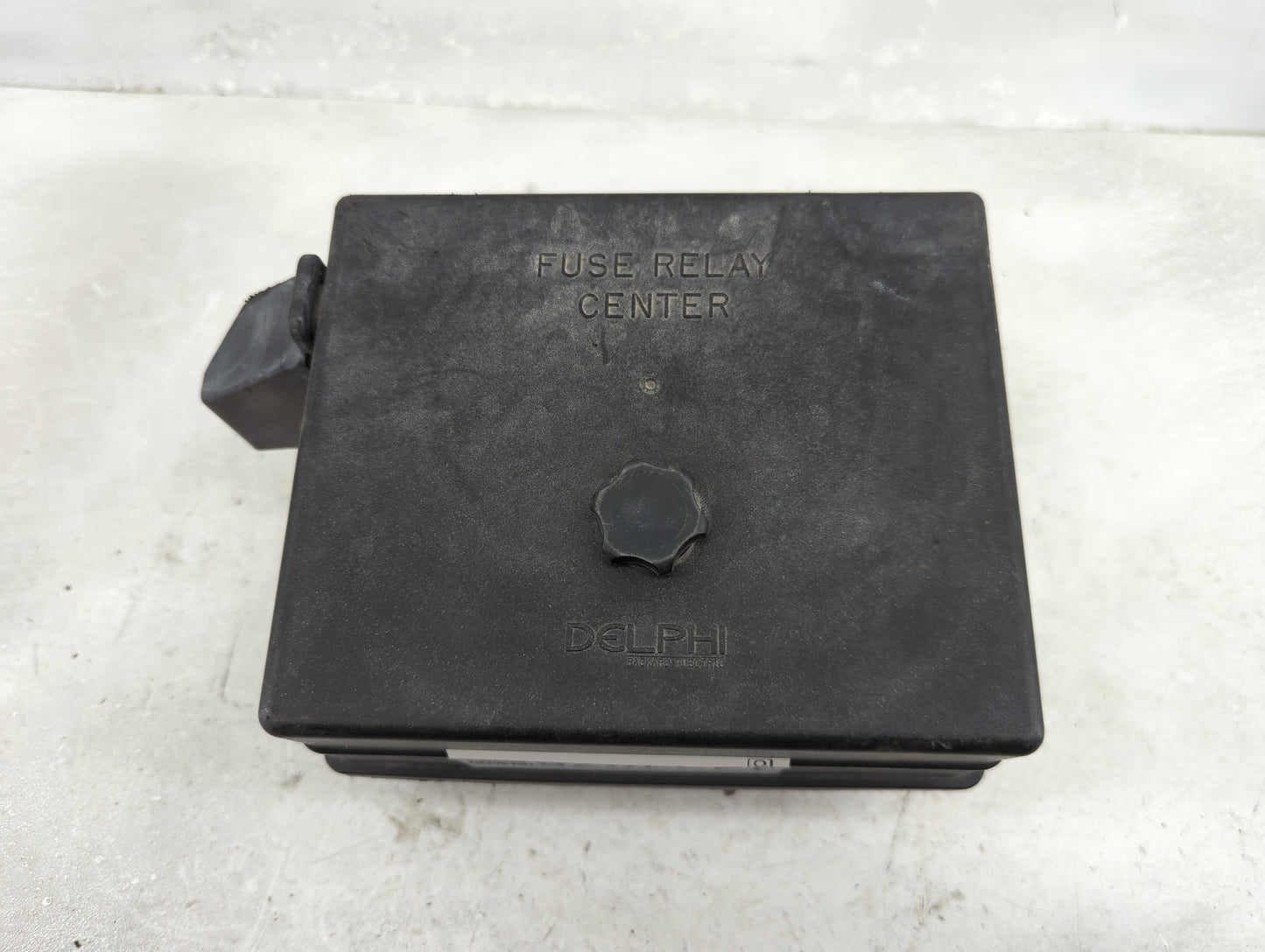 2003 Oldsmobile Bravada Fusebox Fuse Box Panel Relay Module P/N:12193604 12077866, 12088567 Fits OEM Used Auto Parts - Oemus