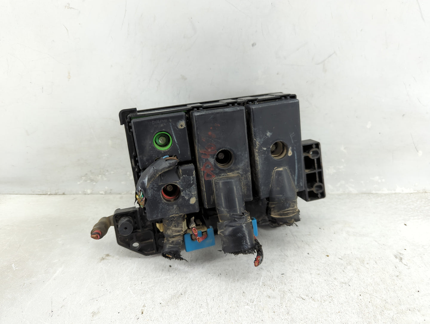 2003 Oldsmobile Bravada Fusebox Fuse Box Panel Relay Module P/N:12193604 12077866, 12088567 Fits OEM Used Auto Parts - Oemus