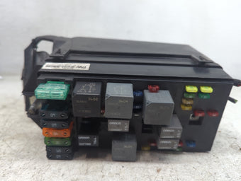 compare product 2002-2003 Oldsmobile Bravada Fusebox Fuse Box Panel Relay Module P/N:16319784 C-8608-1J0, 12193602, 12193604 Fits Fits 2002 2003 OEM Used Auto Parts