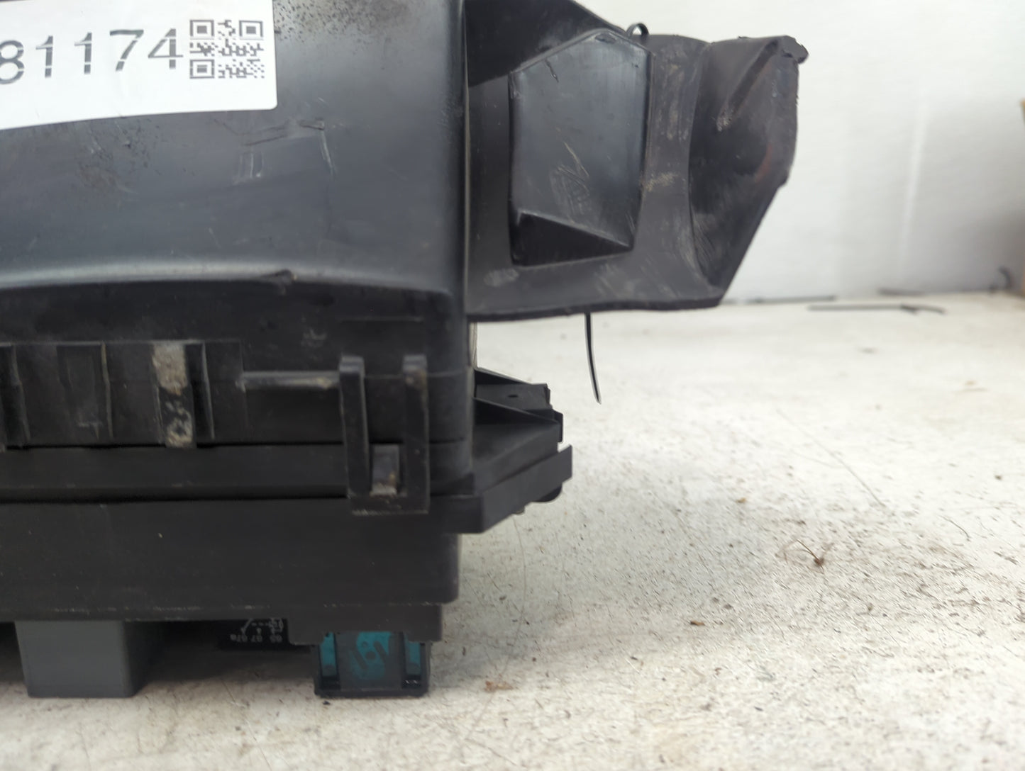 2002-2003 Oldsmobile Bravada Fusebox Fuse Box Panel Relay Module P/N:16319784 C-8608-1J0, 12193602, 12193604 Fits Fits 2002 